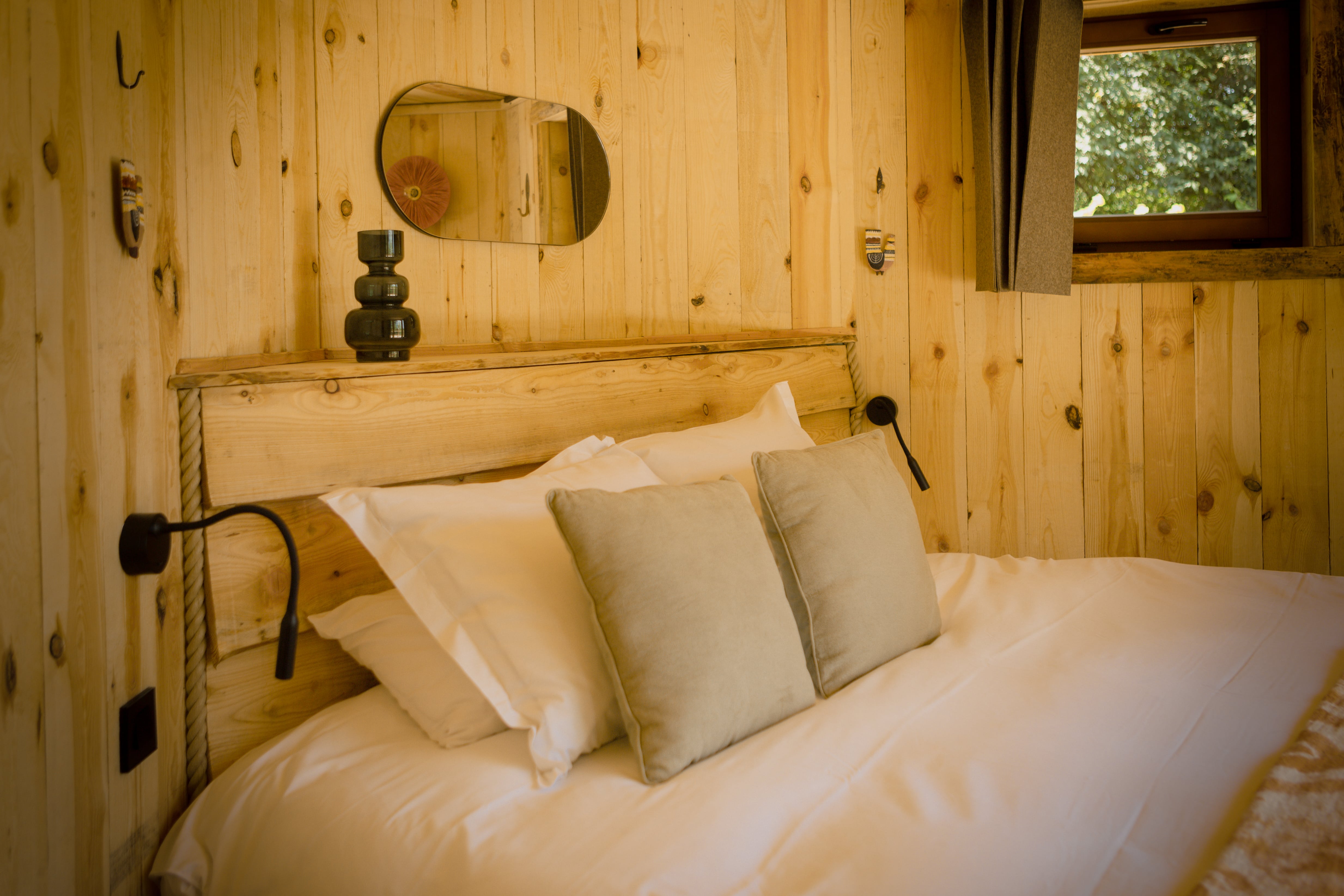 Cabane Spa Clair de Lune : une expérience unique en Picardie à St-Léger-Aux-Bois — détail architectural