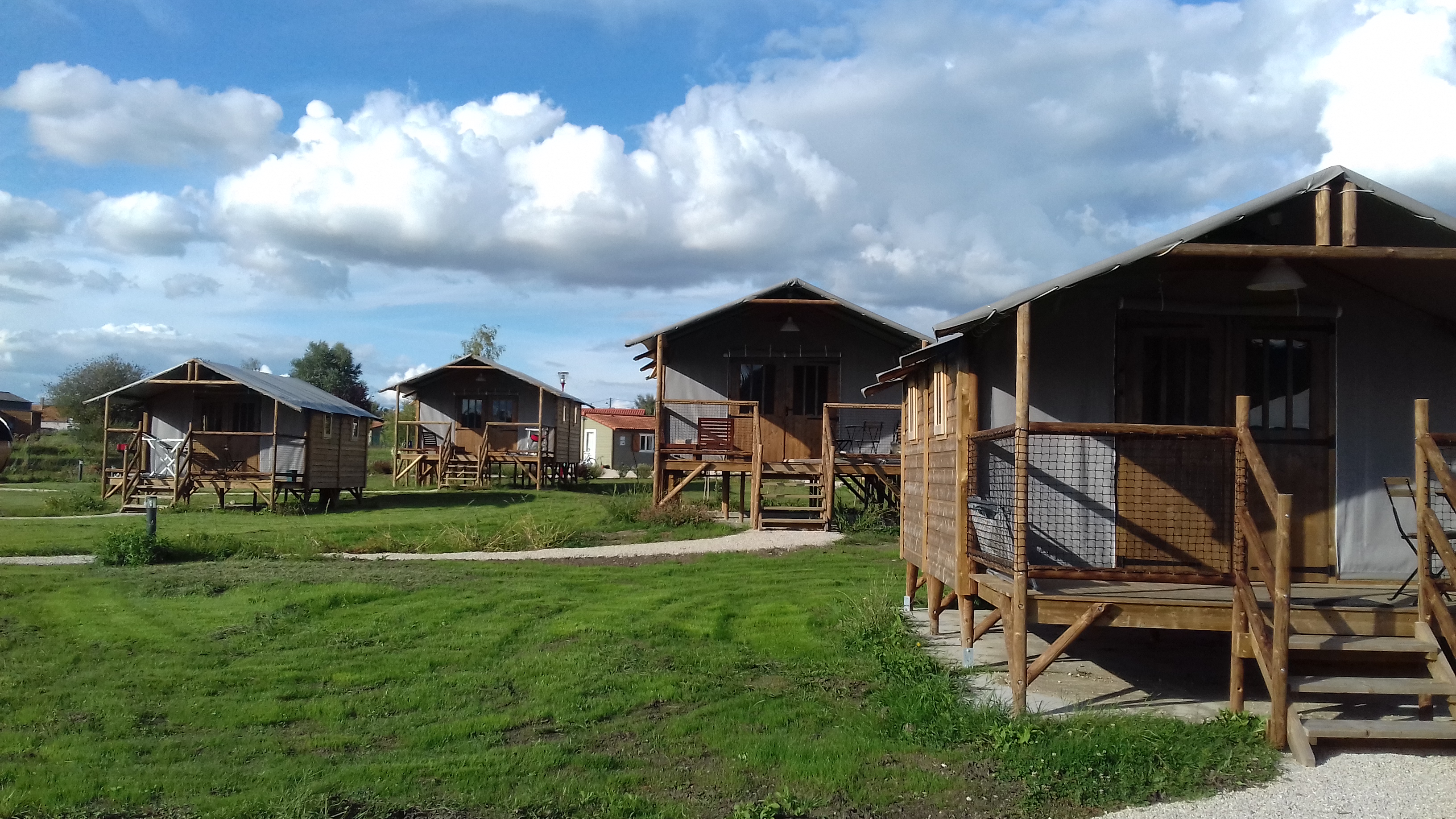 Un lodge sur pilotis Africa pour une expérience immersive en pleine nature à Mont Près Chambord — salle de bain