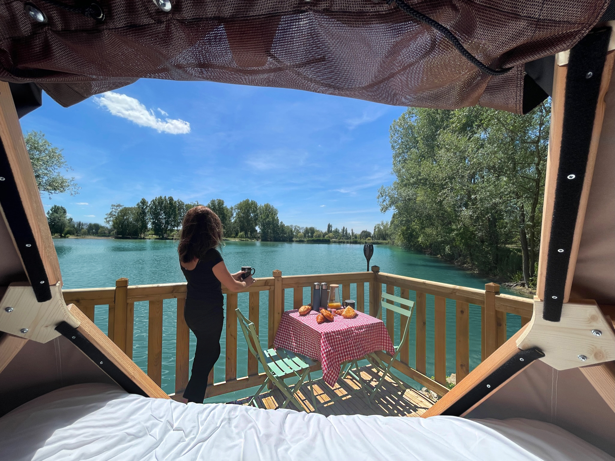 Bulle sur pilotis — Nuit romantique au bord d'un lac en Seine-et-Marne à Gravon — cuisine