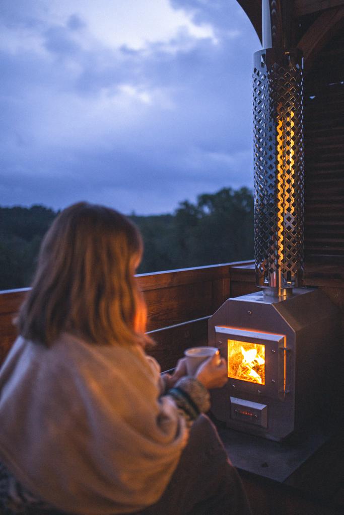 K-hute 2 : une cabane avec bain nordique au cœur de l'Aquitaine à Castaignos-Souslens — détail architectural