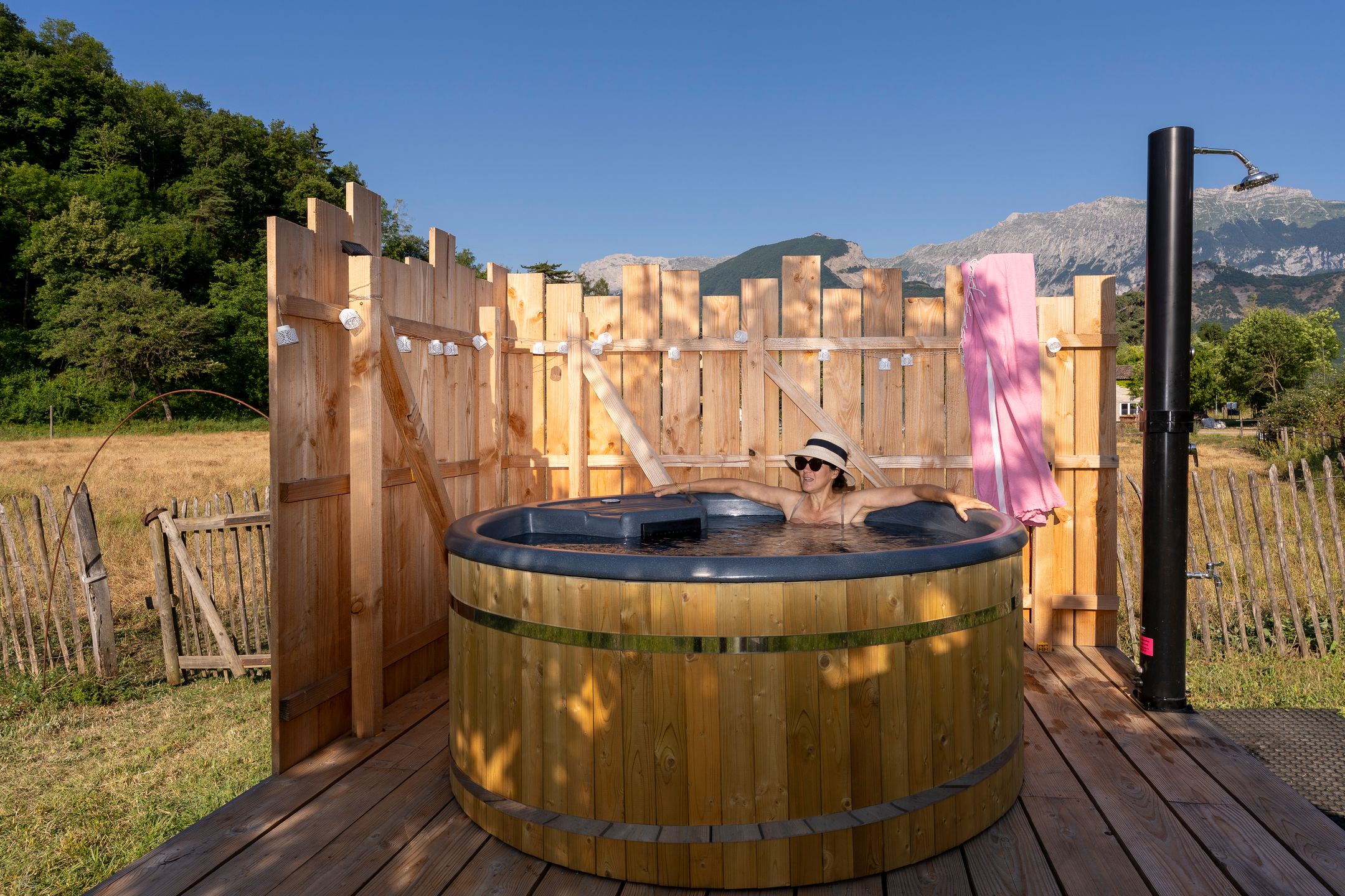 Lodge Gipsy & Spa — Tente lodge panoramique à Isère à Grenoble — environnement naturel