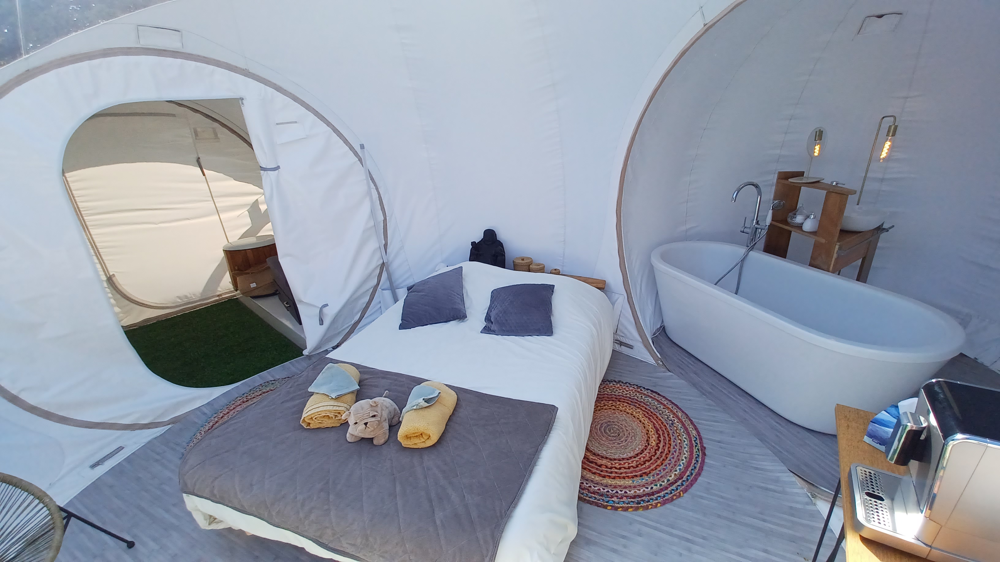 Bulle UMa — Bulle avec baignoire îlot à Drincham (Nord) à Drincham — chambre
