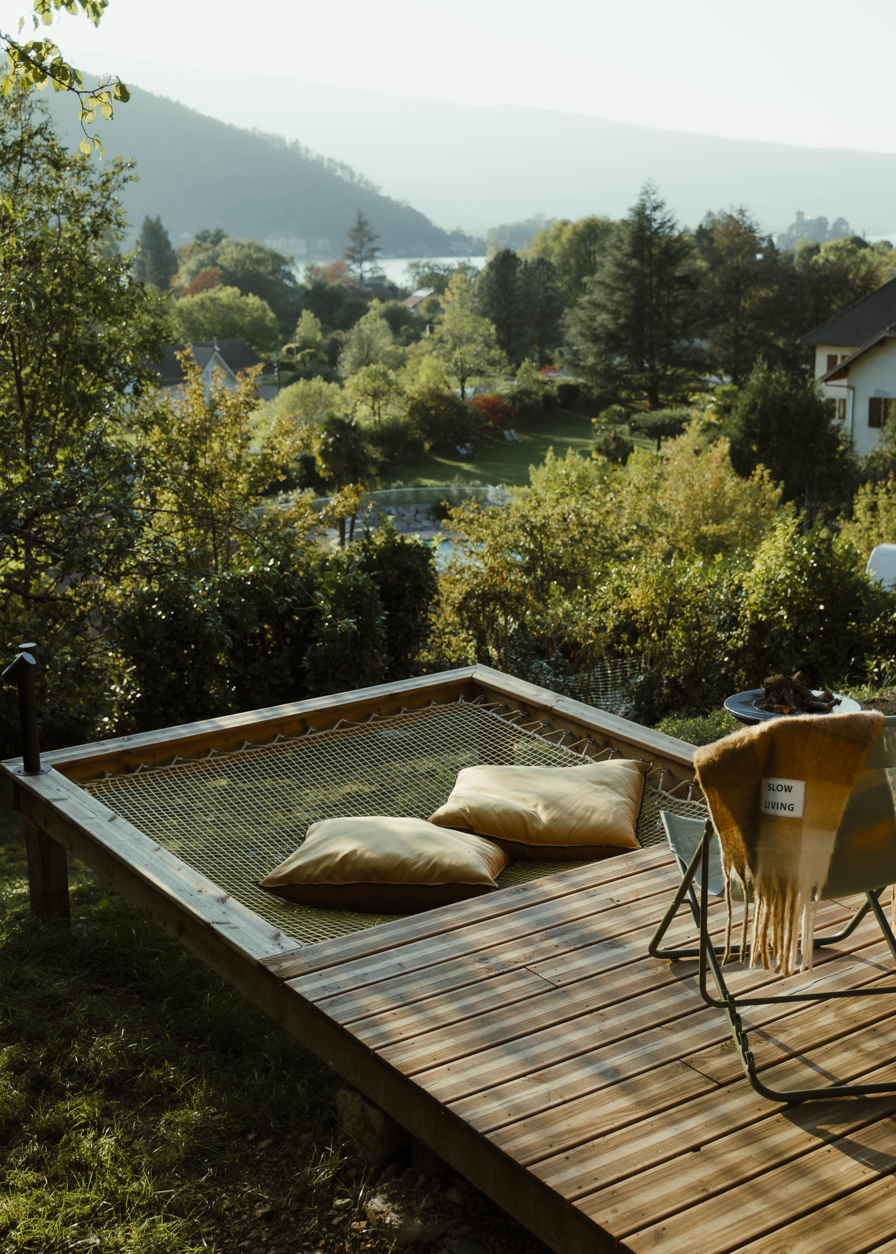 Acmé Lodge vue lac — Tiny House avec bain norvégien à Haute-Savoie à Annecy — chambre