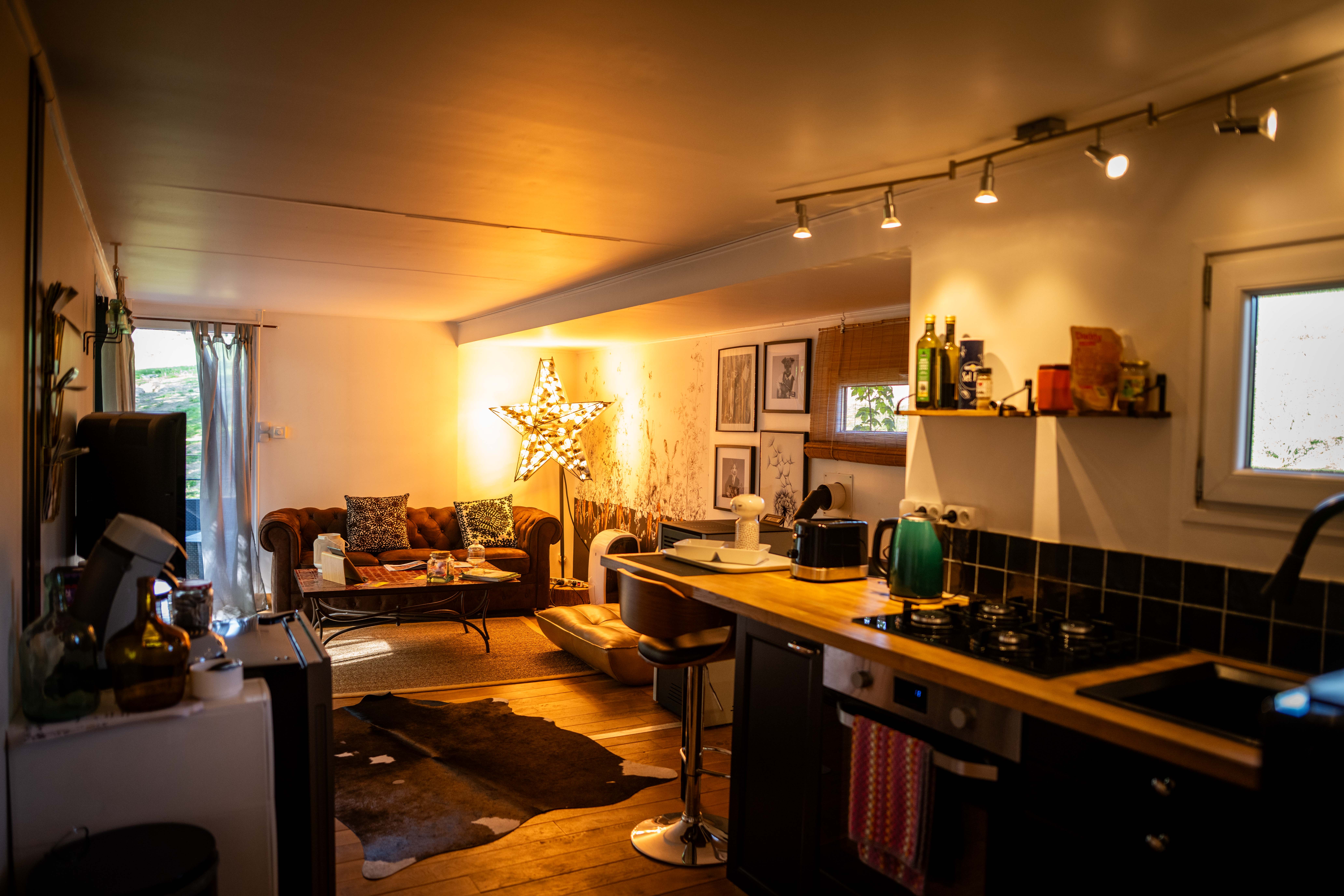 Tiny A XXL & Spa : une évasion insolite en Bourgogne à Saint Germain Des Champs — vue depuis la terrasse
