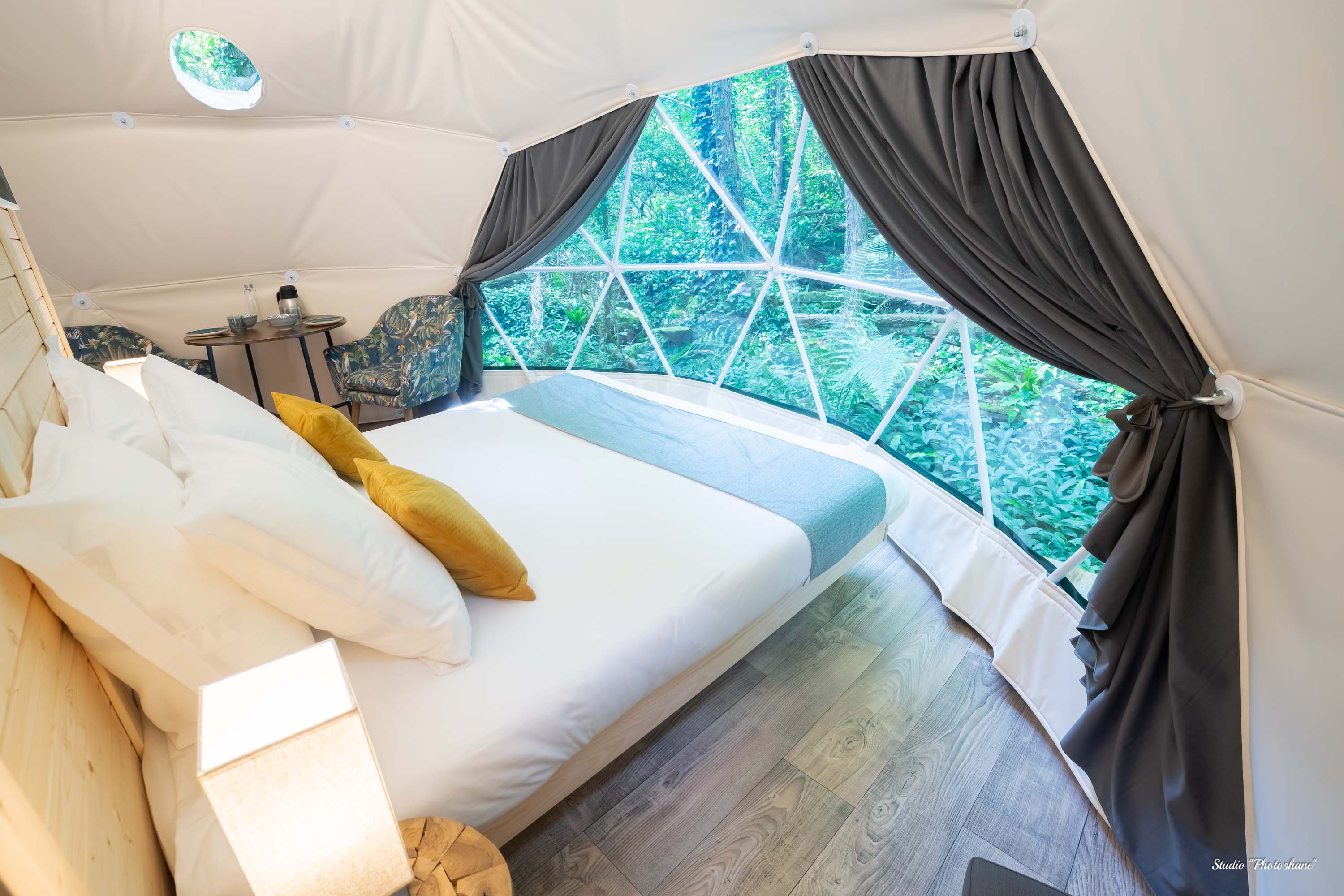 Géode Chêne Emeraude — Dôme avec spa à 180° sur la forêt en Gironde à La Teste-de-Buch — cuisine