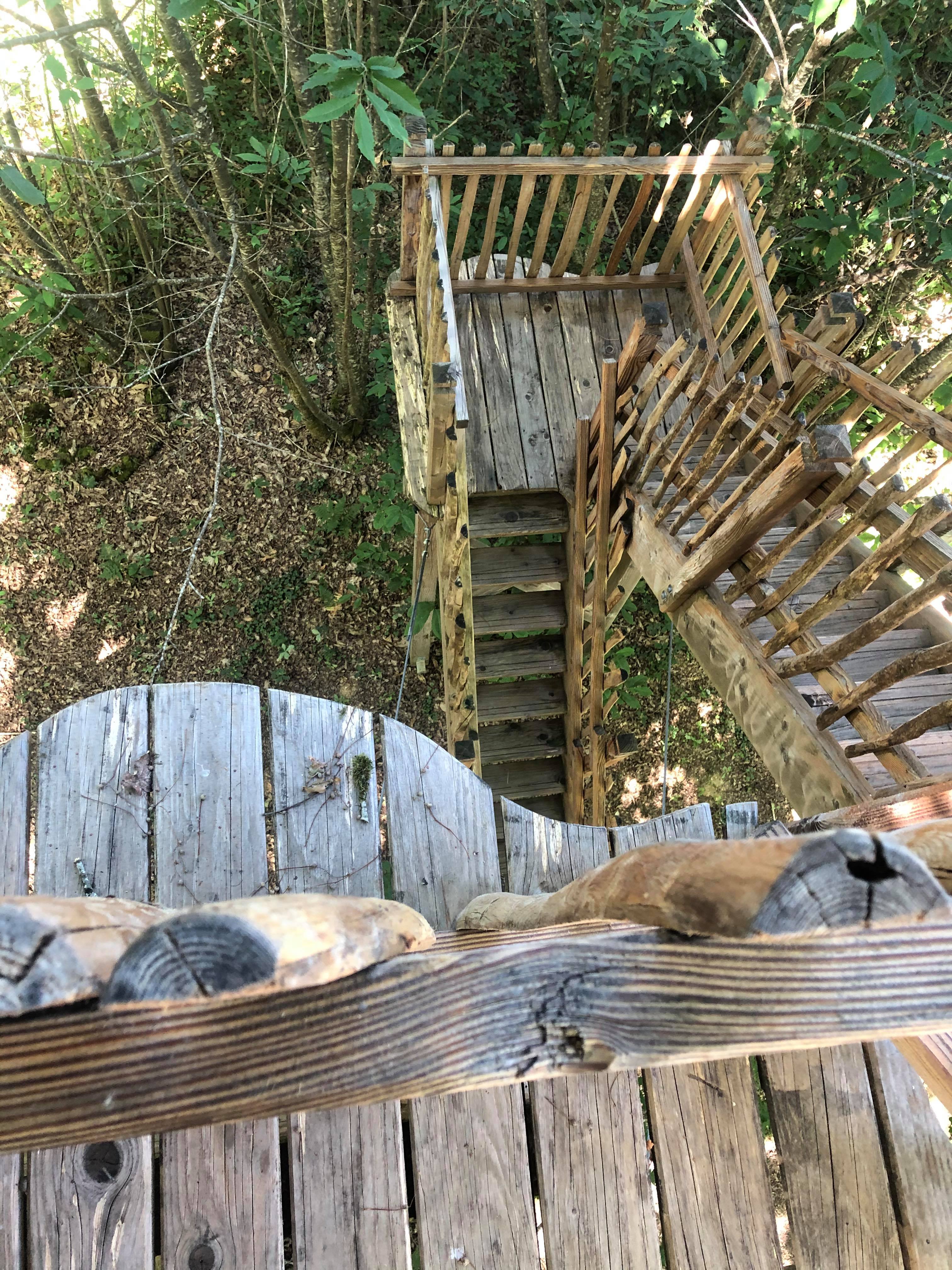 Photo 6/9 — Cabane dans les arbres « Cabane Ecureuil — Nuit perchée à 8m dans les arbres en Dordogne » à Alles-sur-Dordogne…