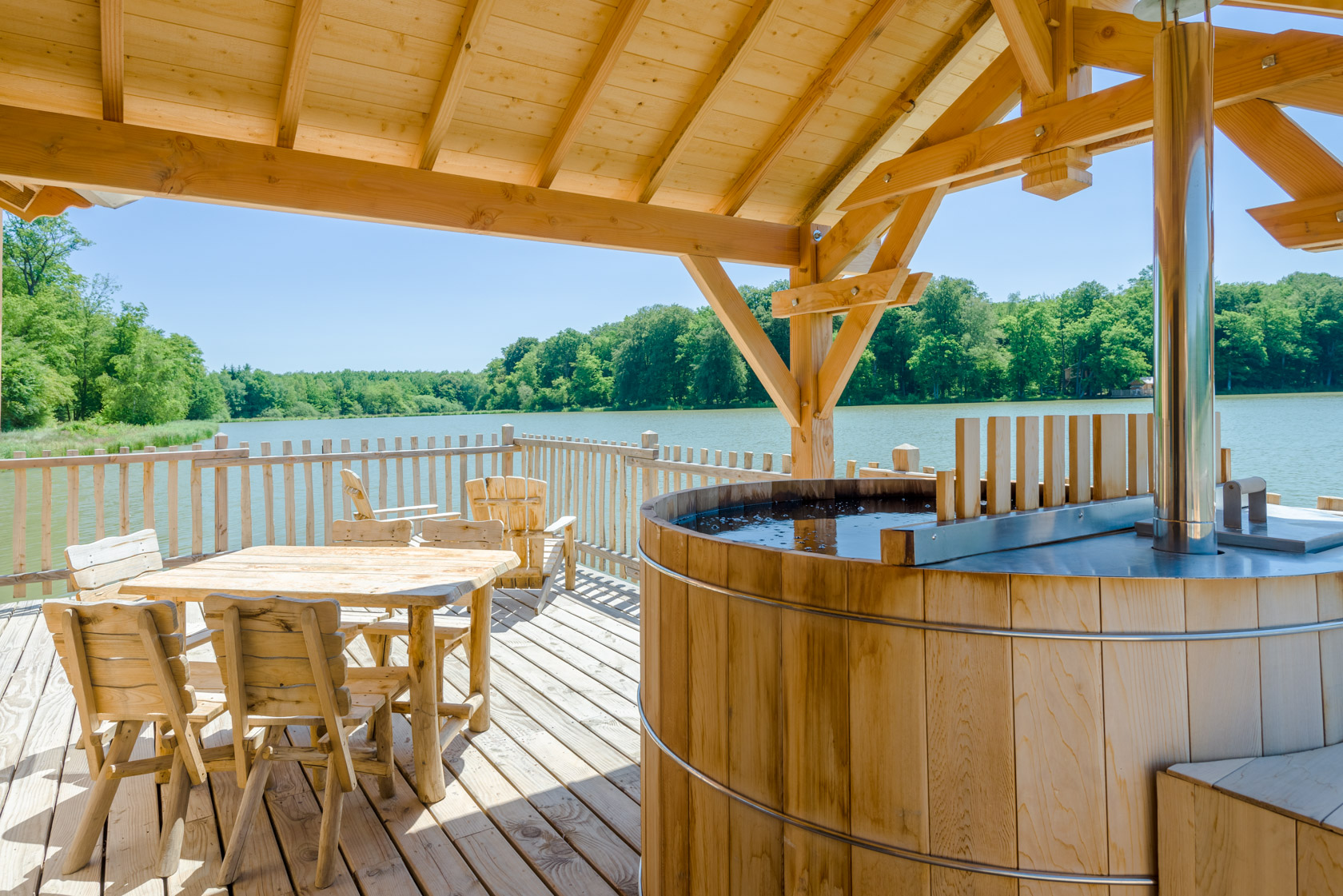 Cabane Spa Oasis : une échappée belle sur l'eau à Joncherey — espace de vie