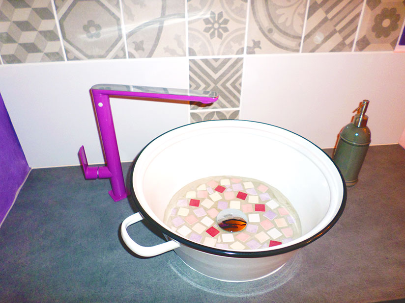 Dôme Romance : une évasion sensorielle en pleine nature à Jaunac — salle de bain