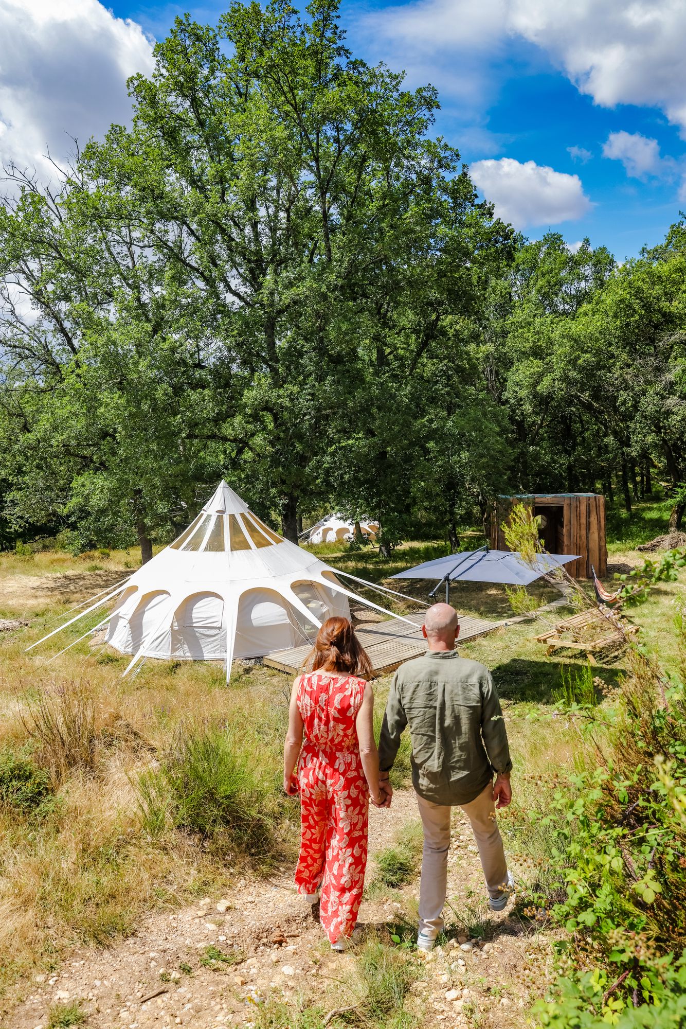 La Ruche : une tente lodge au cœur des Midi-Pyrénées à Busque — salle de bain