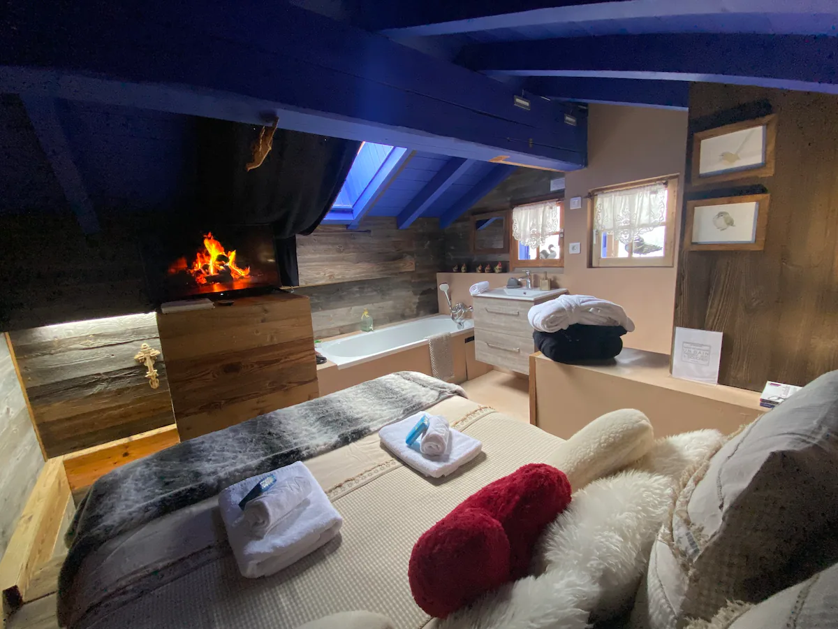 Le Petit Nid d'Amour — Chalet avec vue panoramique à Haute-Savoie à Montriond — chambre
