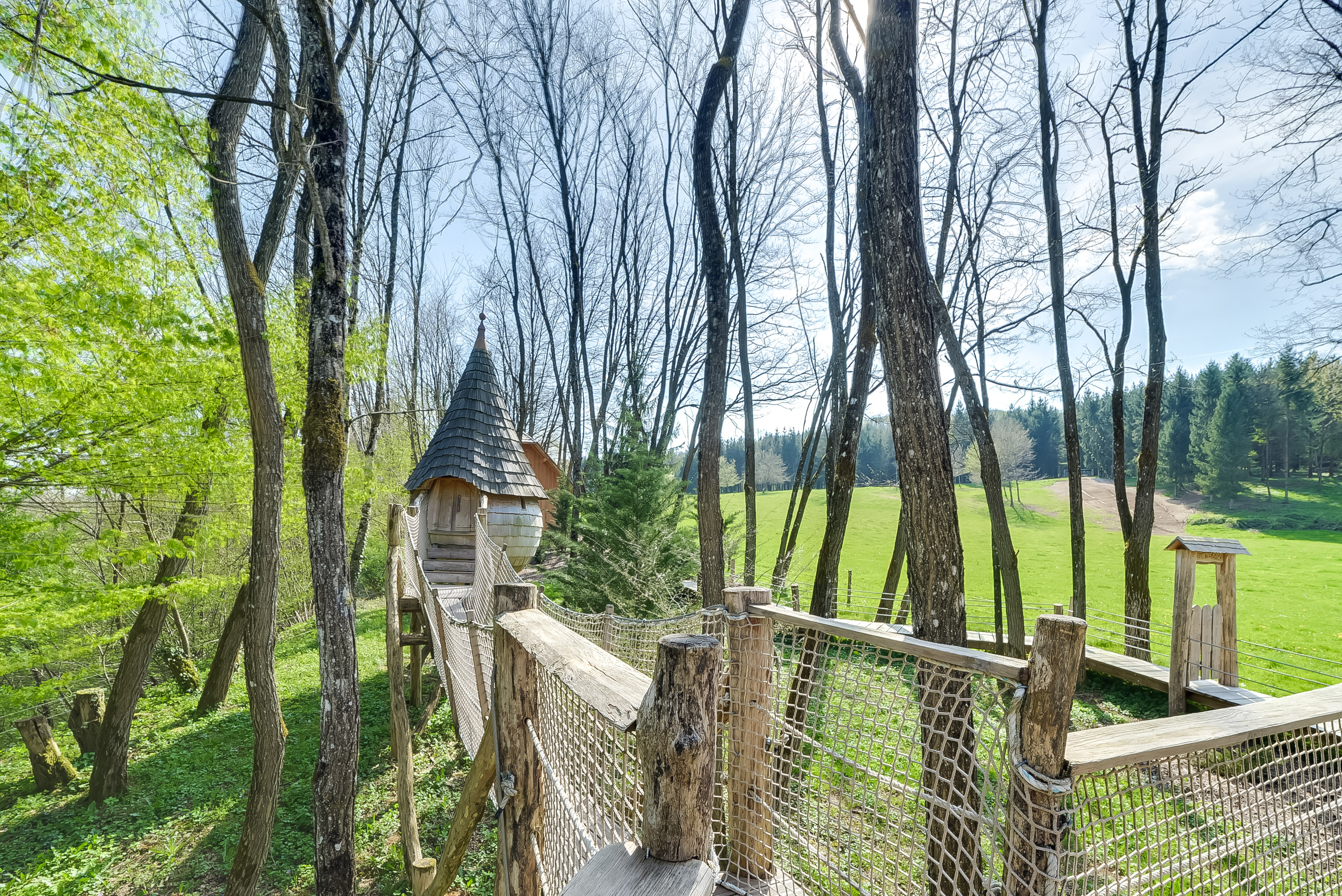 Cabane des Acacias : une expérience unique sur pilotis