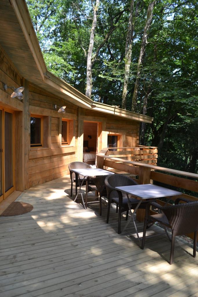 Lodge Evasion : une cabane immersive en Poitou-Charentes à Magné — vue intérieure