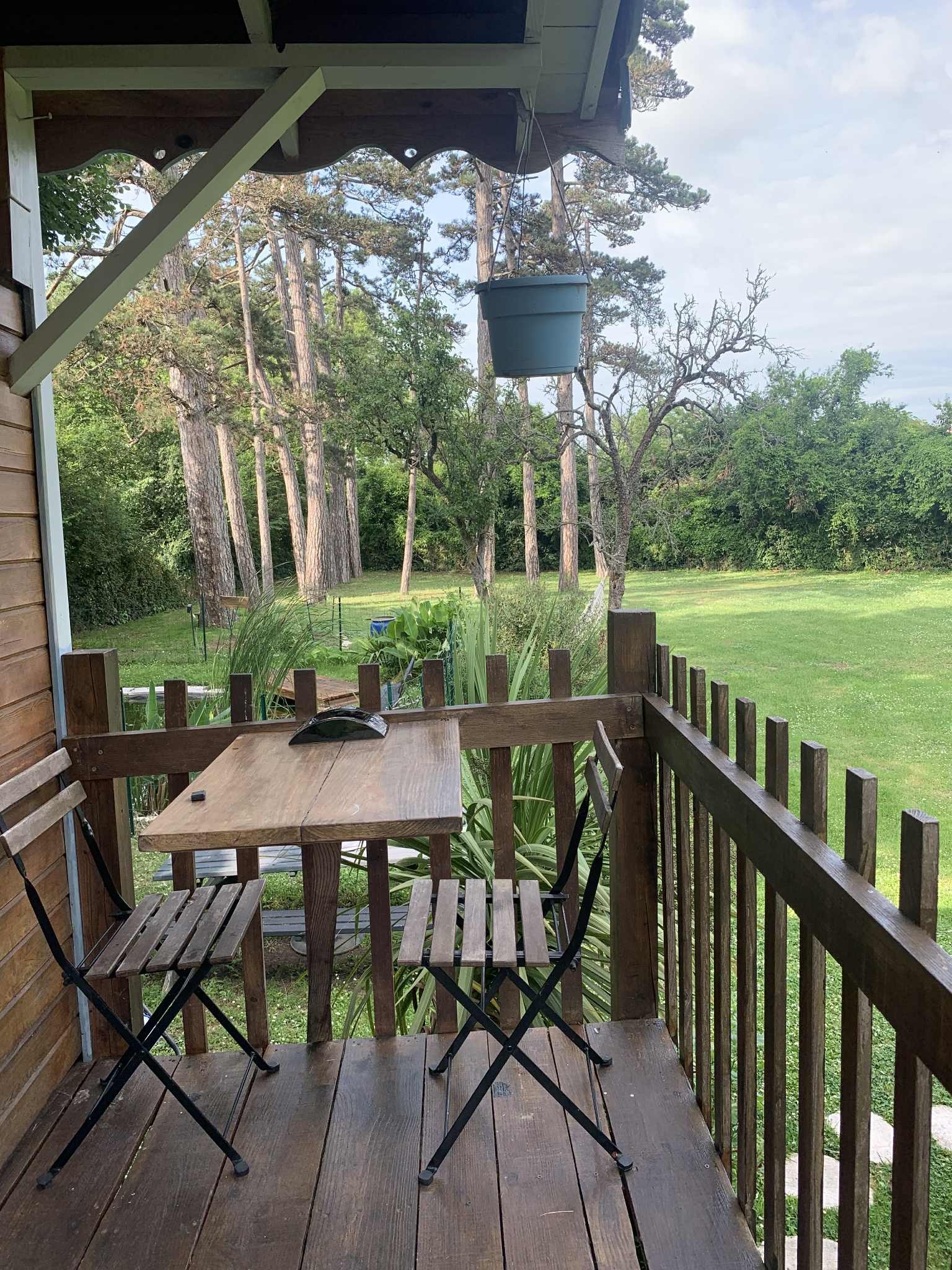 La Roulotte de l'écluse de Négra — Roulotte avec spa à Haute-Garonne à Montesquieu-Lauragais — espace de vie