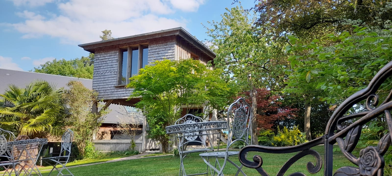 La Grande Ourse : une cabane sur pilotis au cœur de la Picardie à Essuiles — vue intérieure
