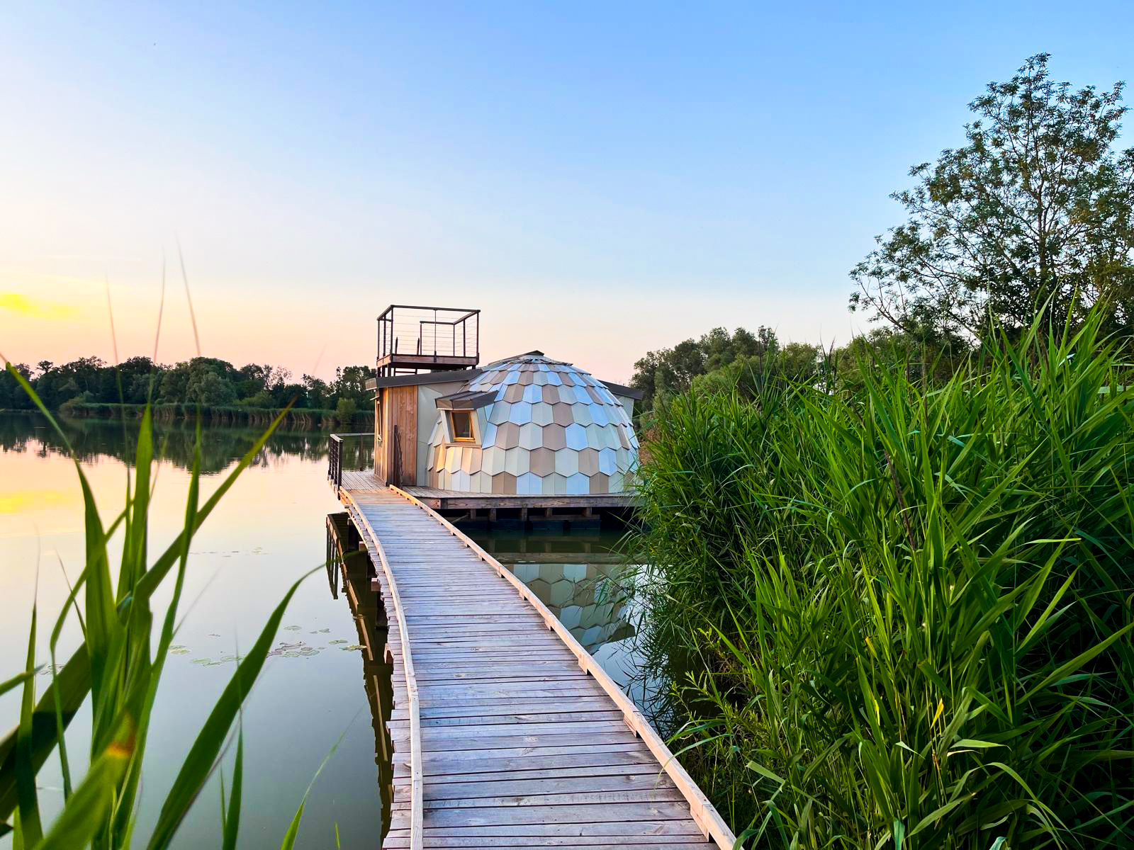 Cabane Spa les Flots — Cabane sur l'eau avec spa à Ain à Meillonnas — salle de bain