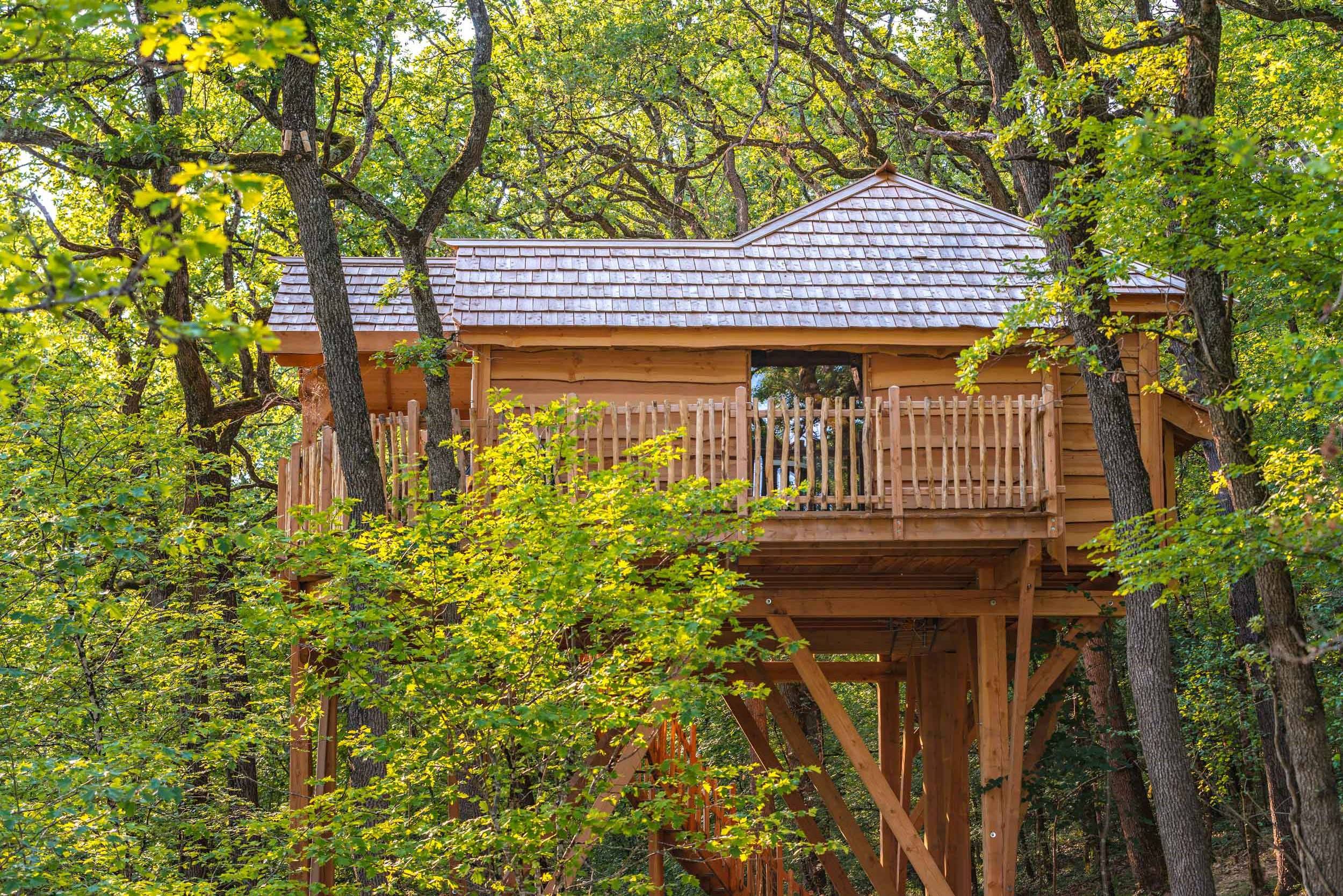 Cabane Spa Vintage Prestige — Nuit perchée avec jacuzzi à Lot-et-Garonne à Agen — chambre