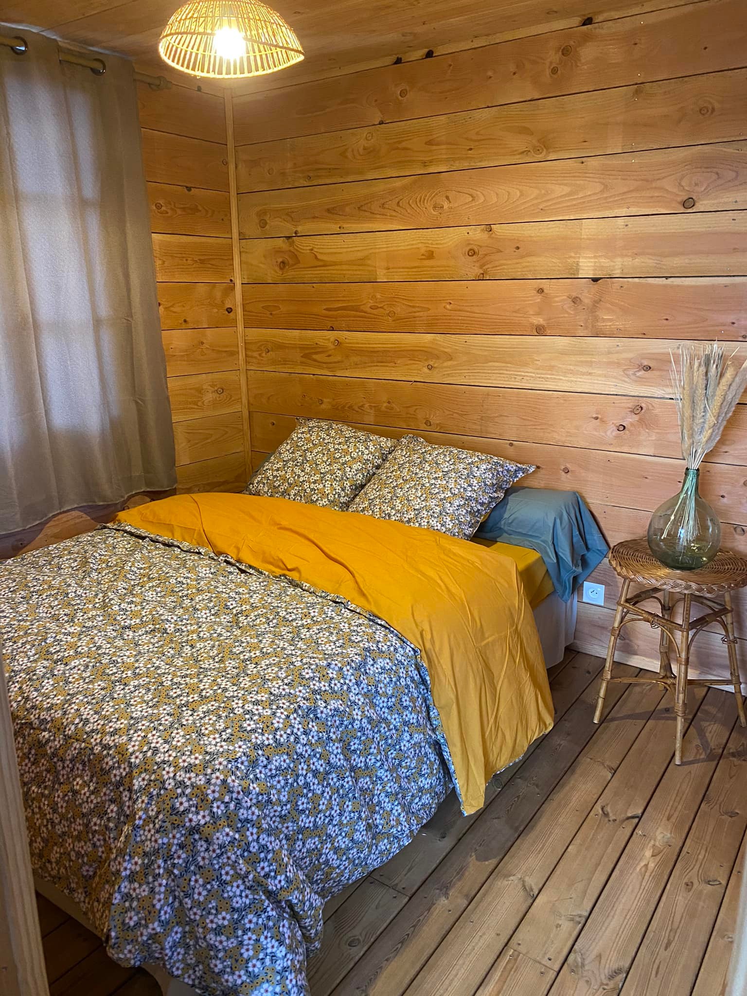 La Cabane de Jabi — Cabane sur pilotis avec spa à Orne à Argentan — salle de bain