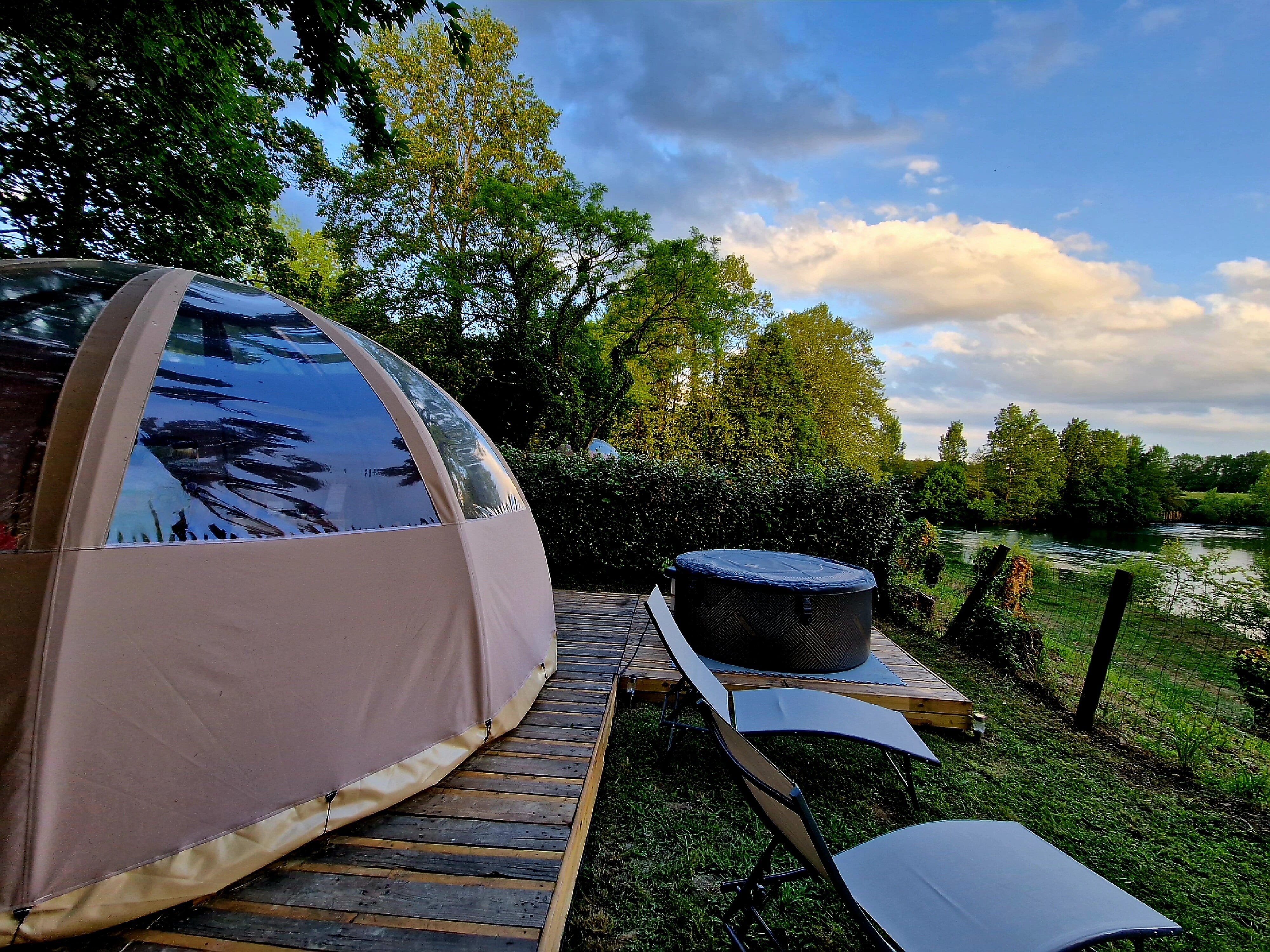 Dôme Vénus — Hébergement insolite avec spa à Landes à Labenne — vue depuis la terrasse