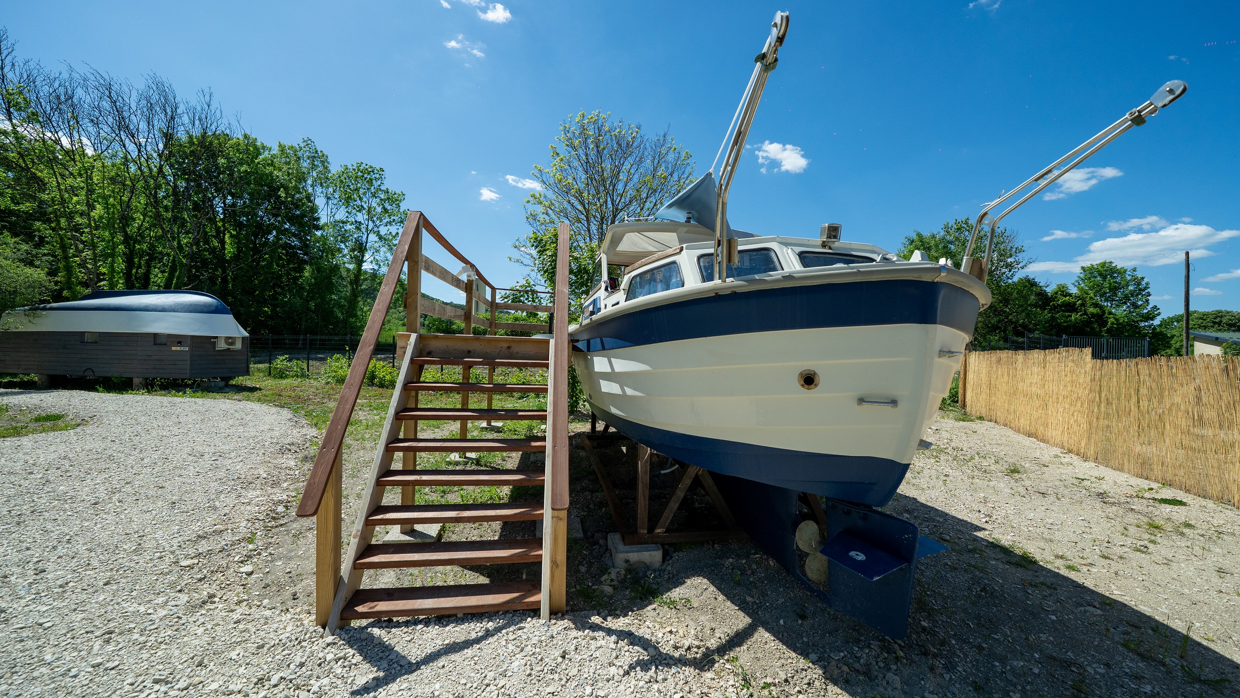 Vivez l'expérience unique du Bateau Saga 27 en Champagne-Ardenne