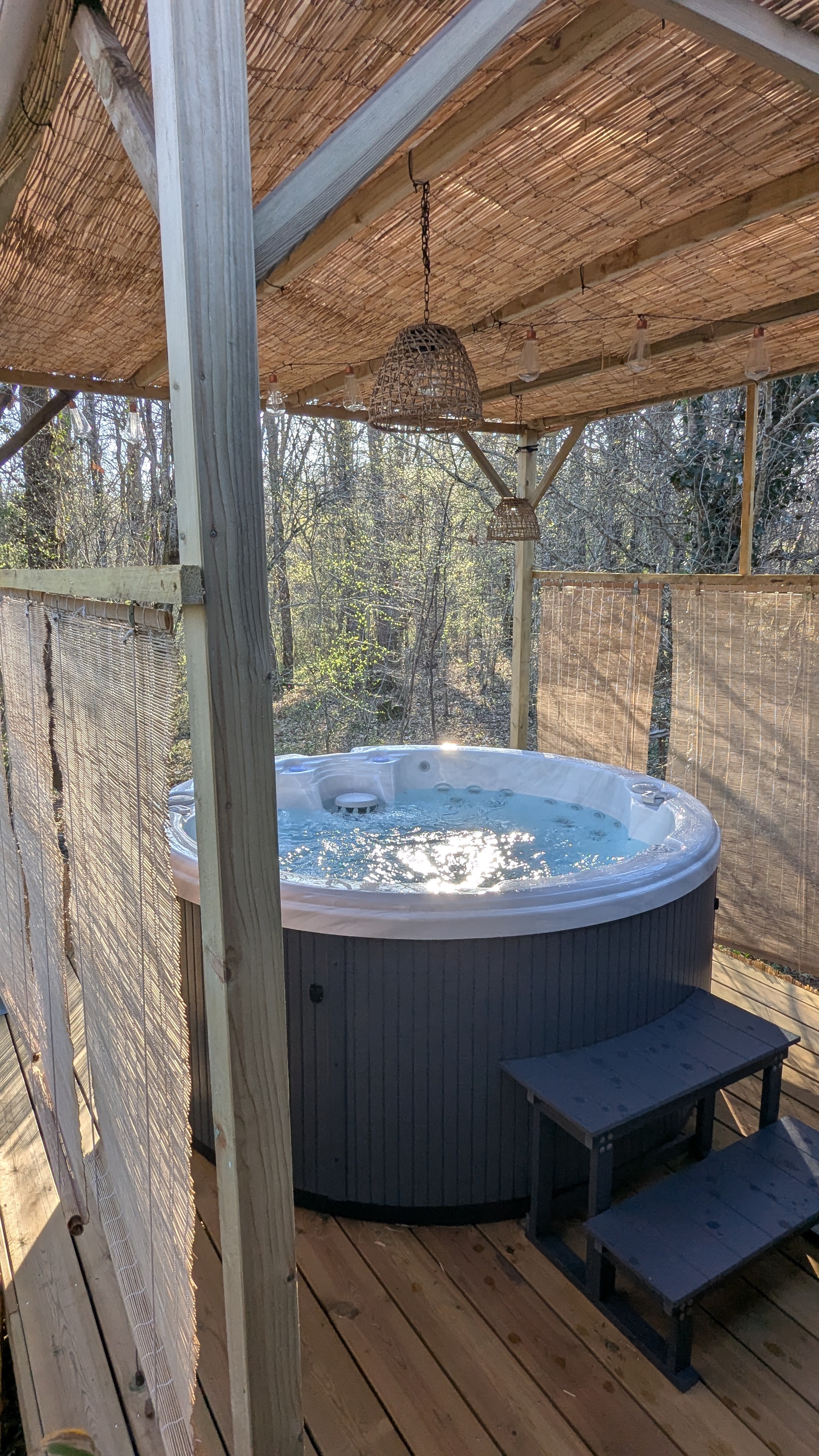 Chalet Vital : une évasion romantique avec spa privatif à Biron — cuisine