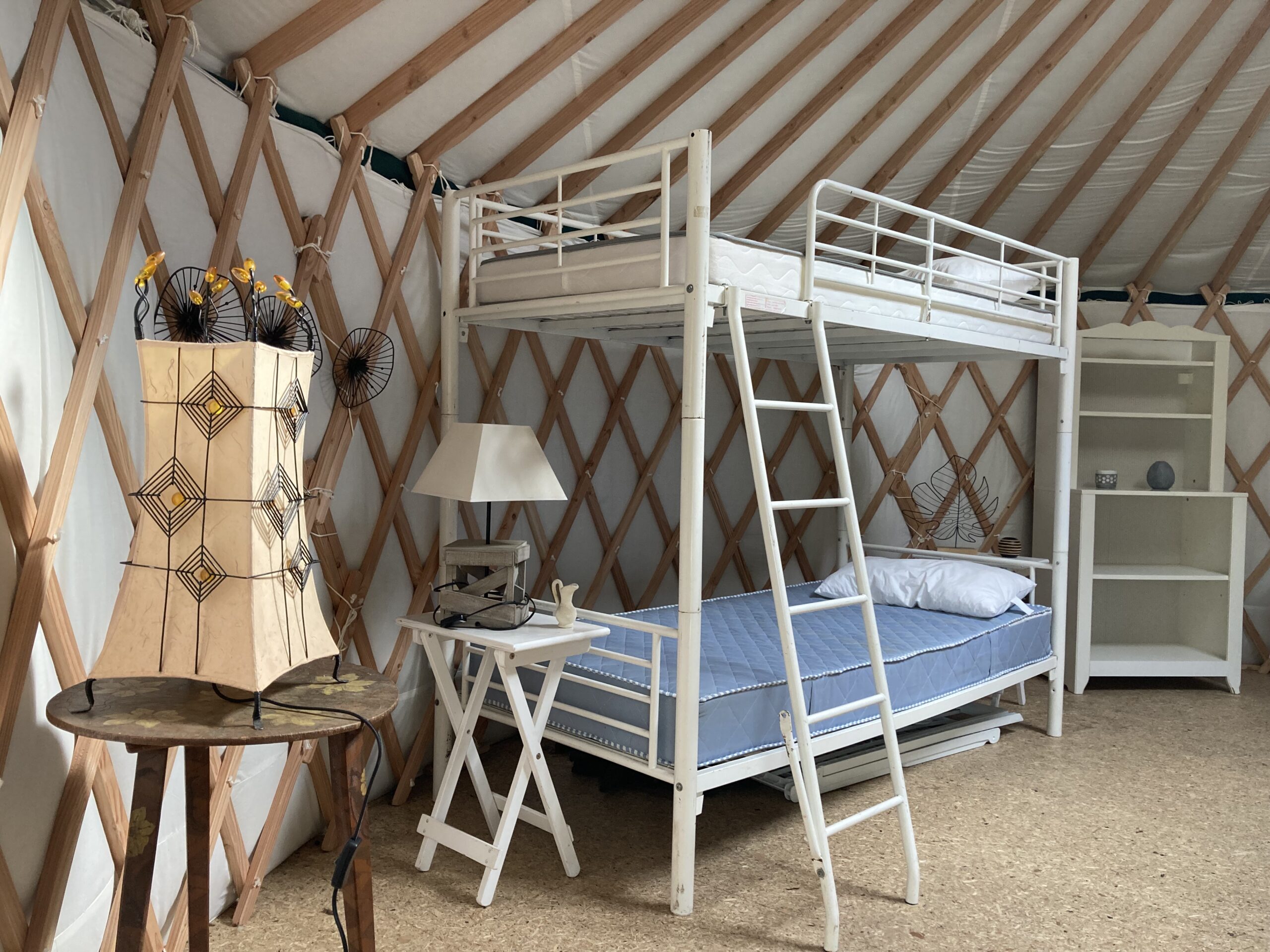 Yourte 1 — Hébergement insolite avec spa à Peysoup en Gironde à Peysoup — chambre