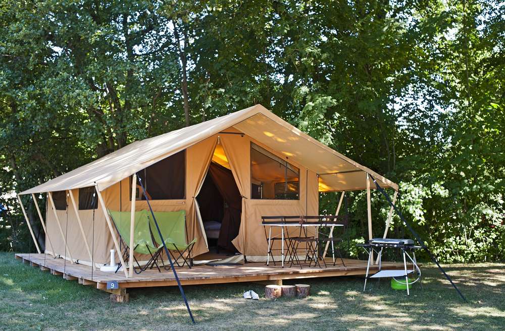 Tente Classic 4 — Confort et terrasse à Noirmoutier en Vendée à Saint-Genis-Les-Ollières — espace de vie