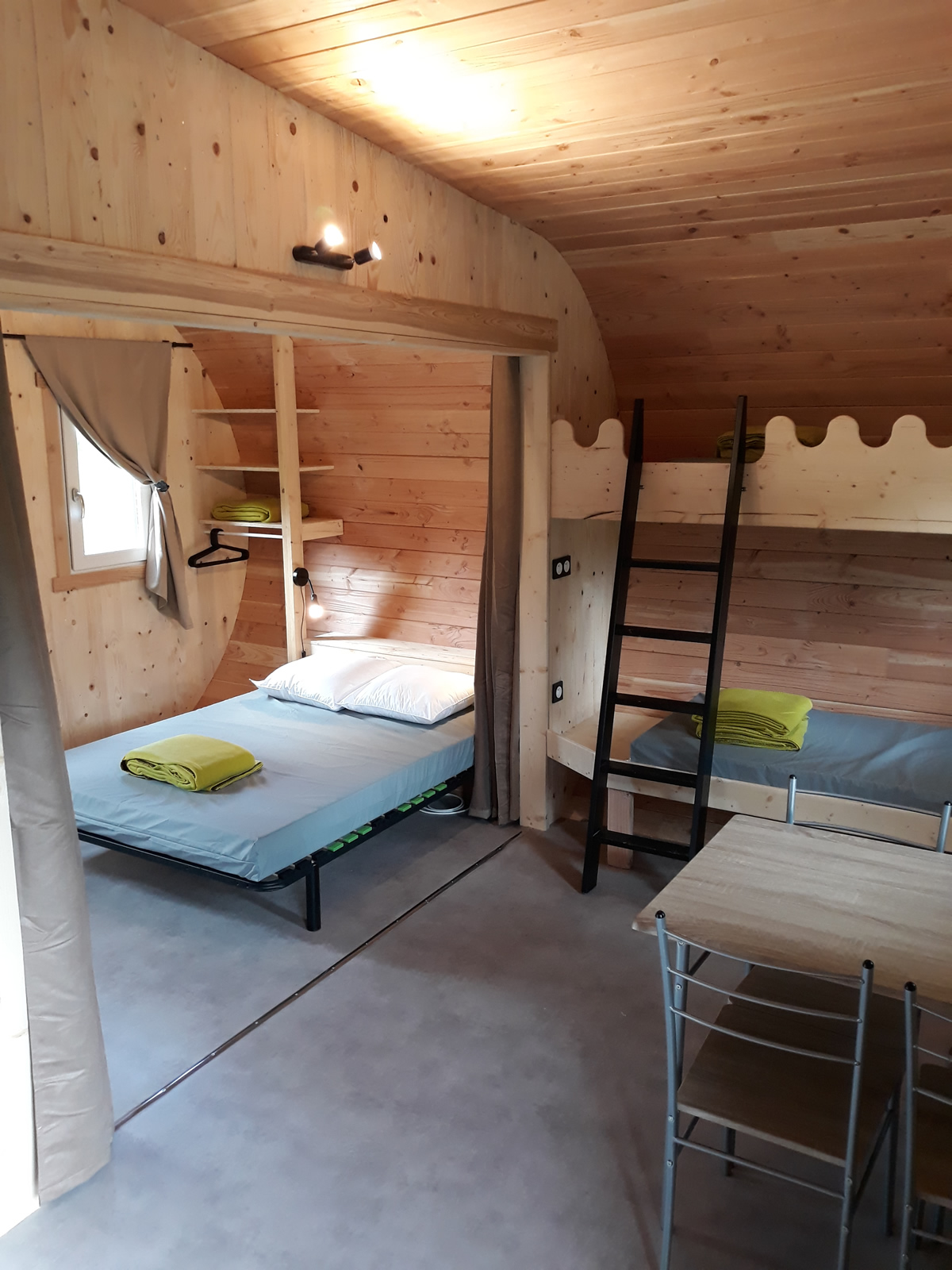 La Bulle Verte : une cabane immersive en pleine nature à St Urcize — vue intérieure