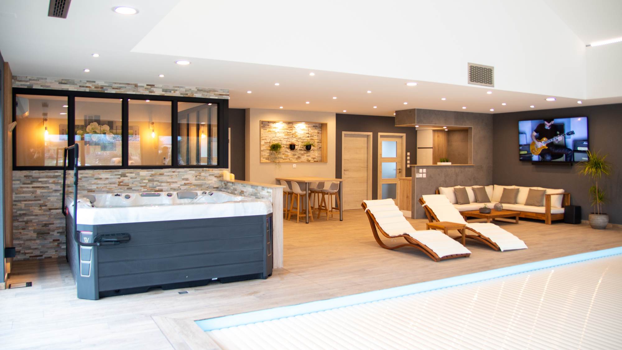 Gite O² — Maison insolite avec piscine et spa à Moselle à Metz — cuisine