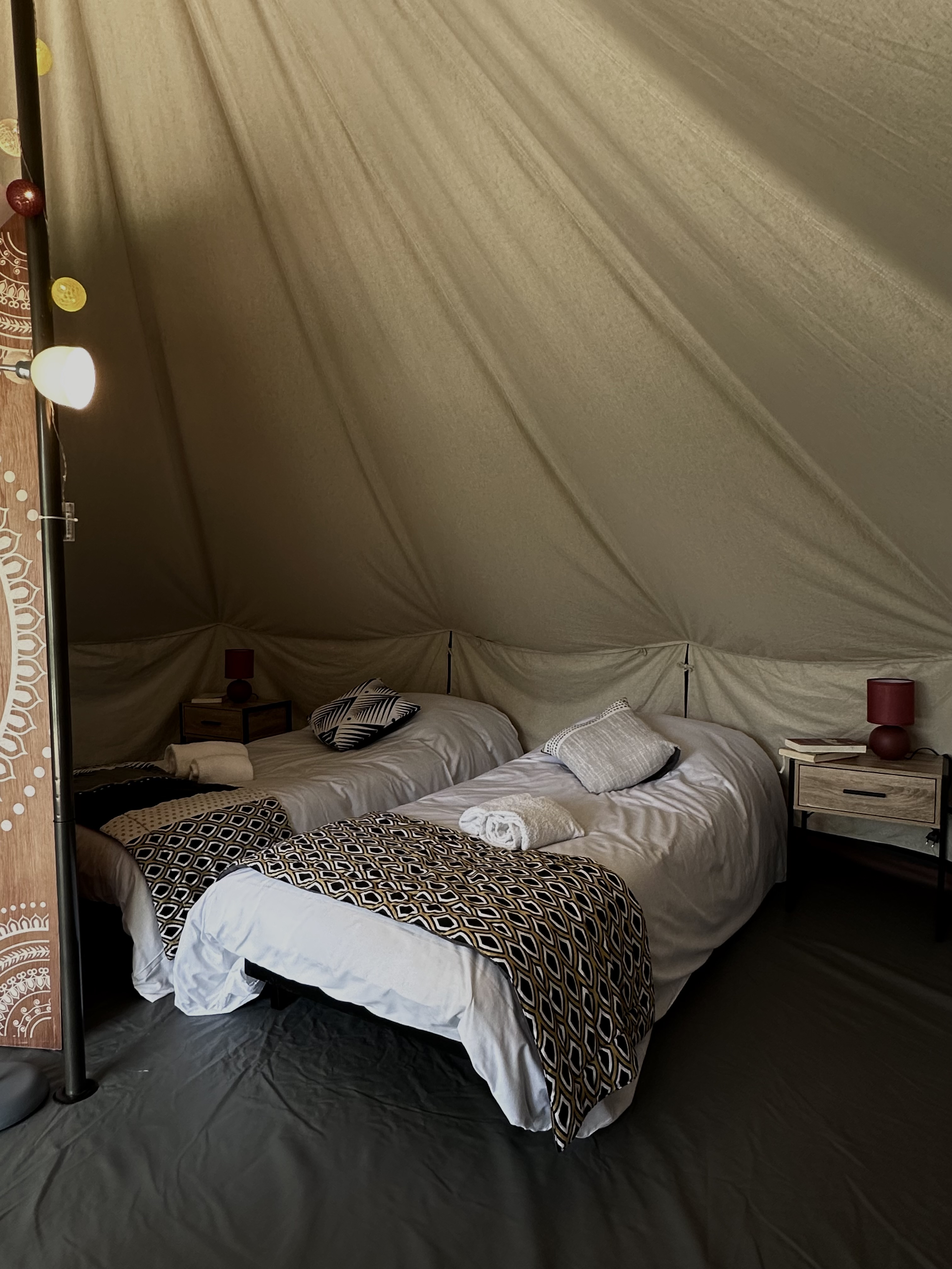 Tente Lodge safari — Séjour cosy avec spa à Brassac (Tarn) à Brassac — chambre