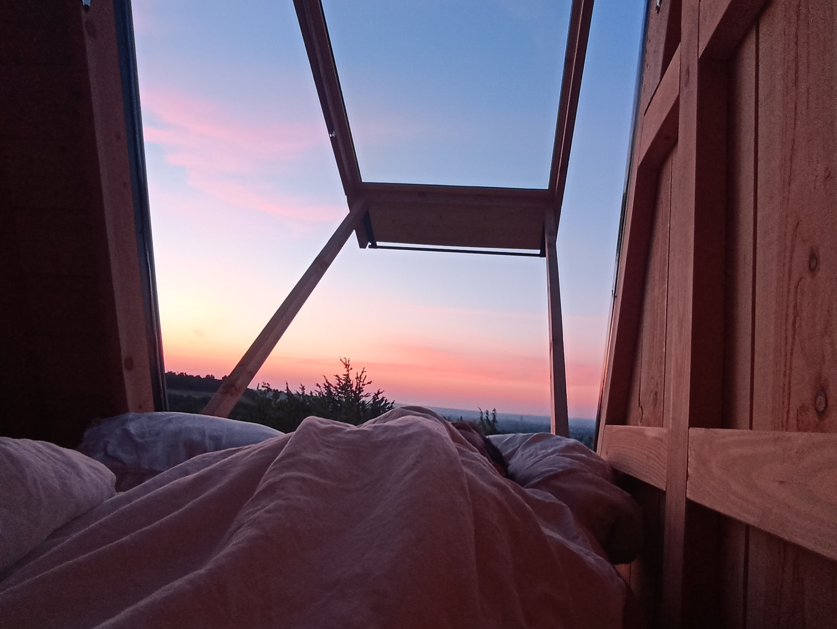 Cabane Estelas : une évasion au cœur des Midi-Pyrénées à Castelnau De Levis — vue depuis la terrasse