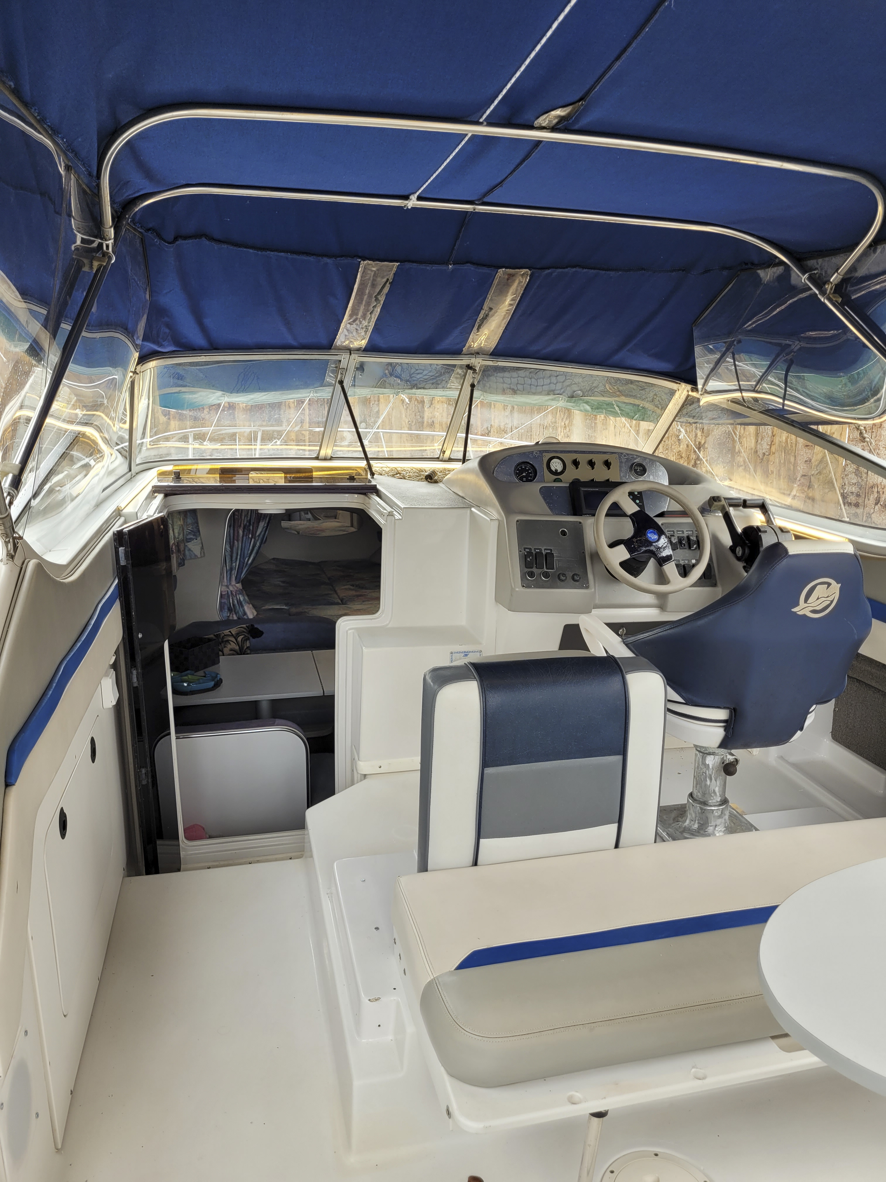 Un voyage insolite à bord d'un bateau en Midi-Pyrénées à Capvern — cuisine