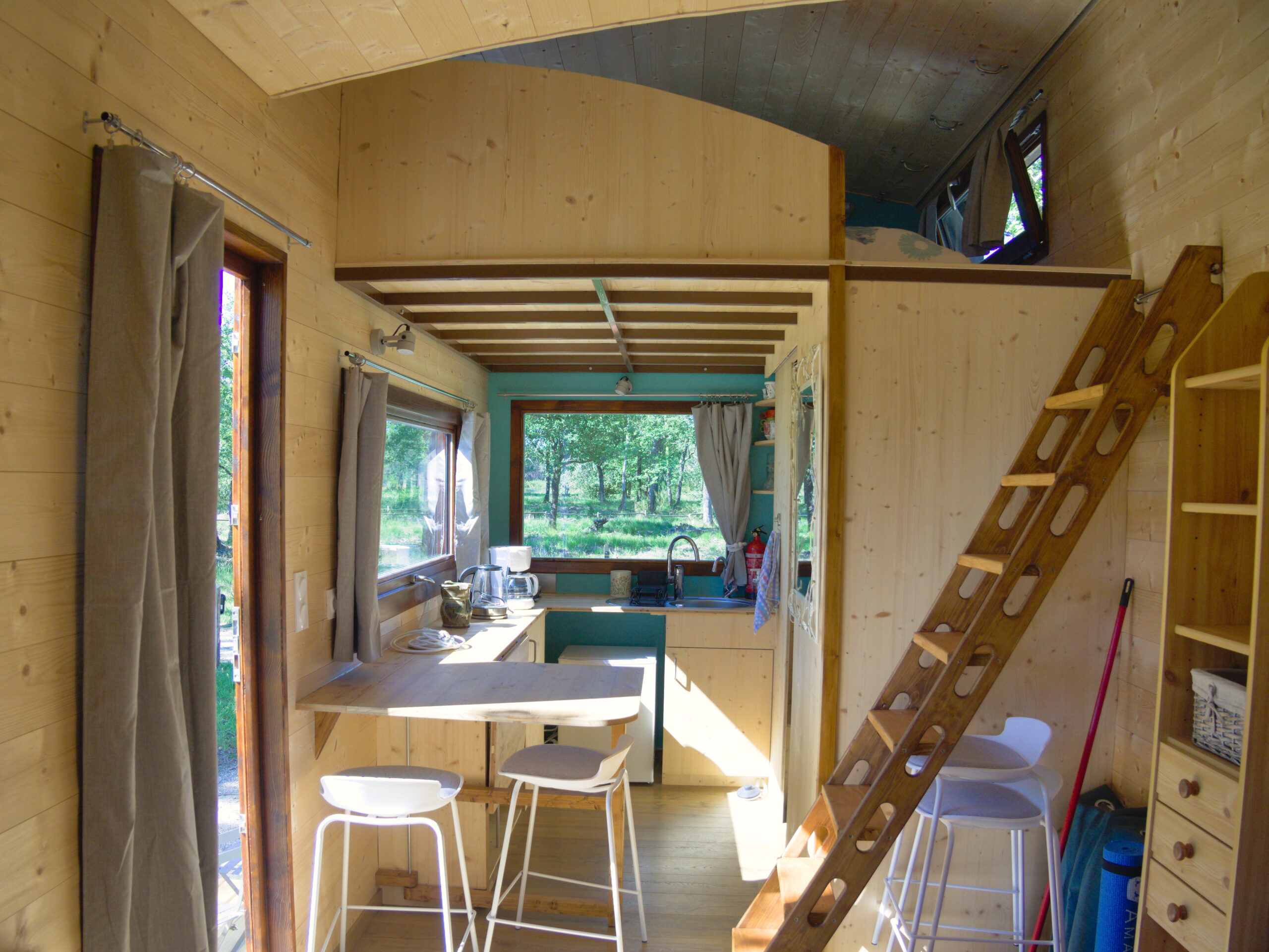 Tiny house Optinid — Nuit étoilée en pleine nature à Gironde à Moulin de Peysoup — vue intérieure