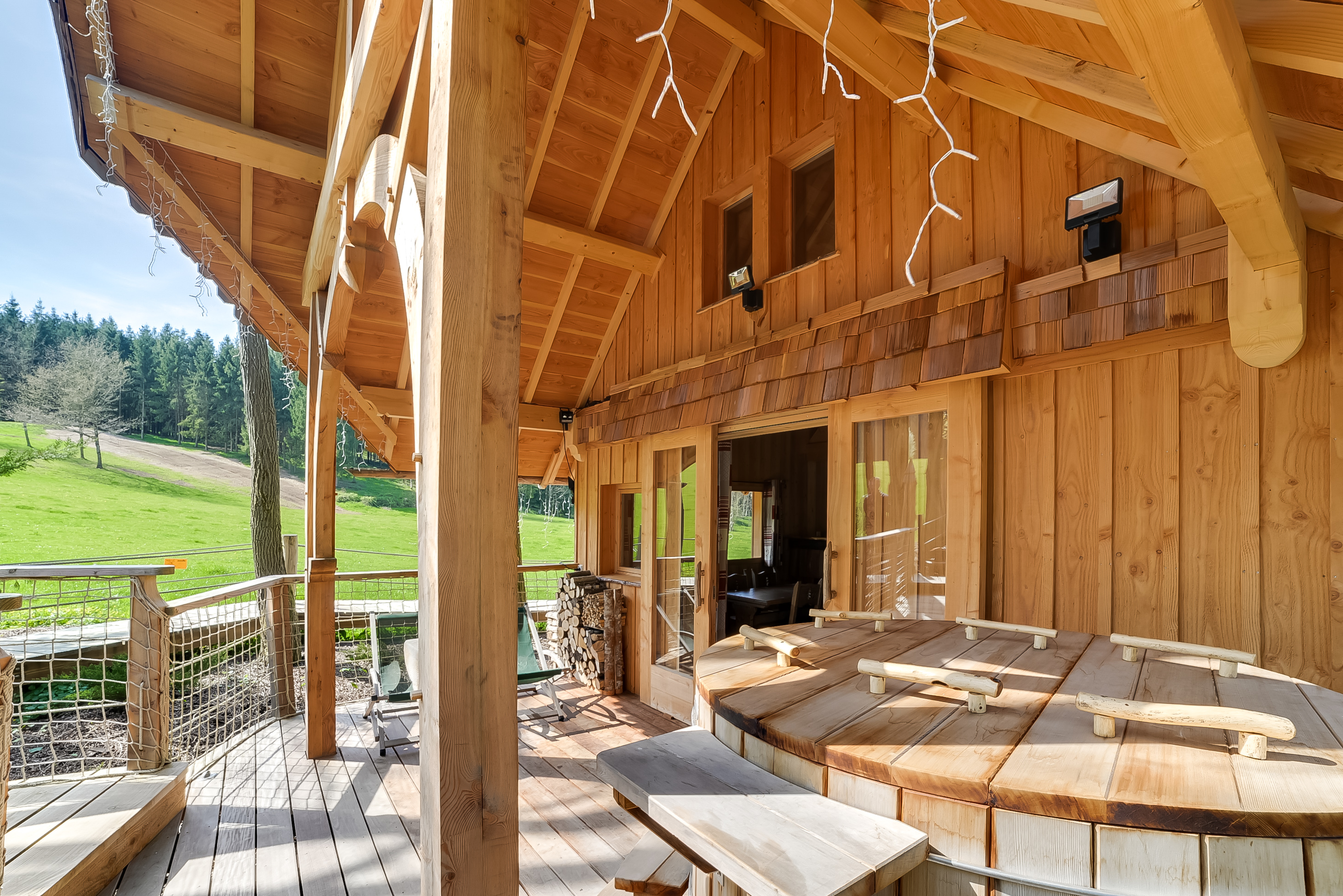 Cabane Spa des Cyprès : une expérience unique en Franche-Comté à Corcelle-Mieslot — chambre