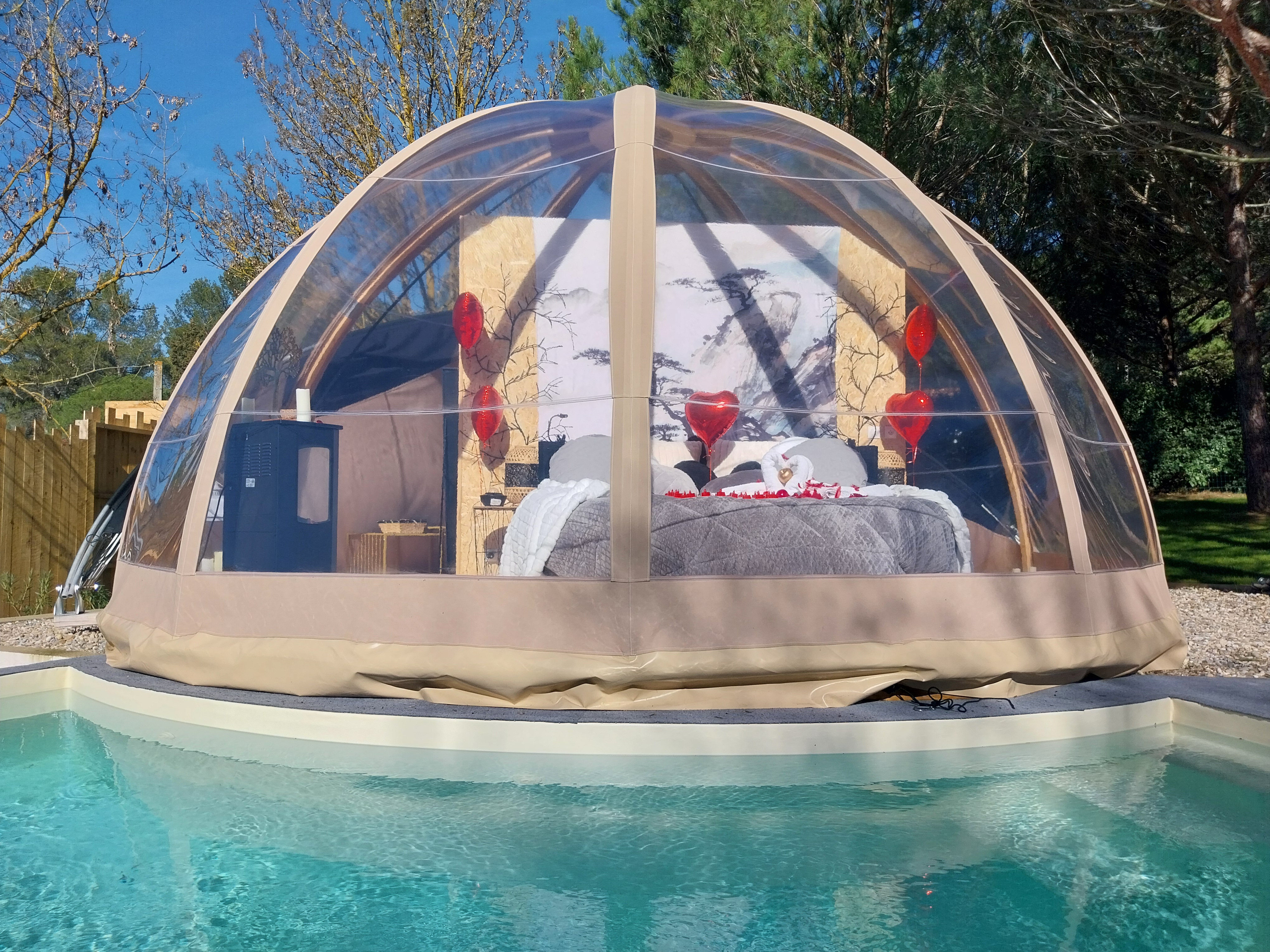 Un wigwam enchanteur avec piscine et spa en Languedoc-Roussillon à Malves En Minervois — espace de vie