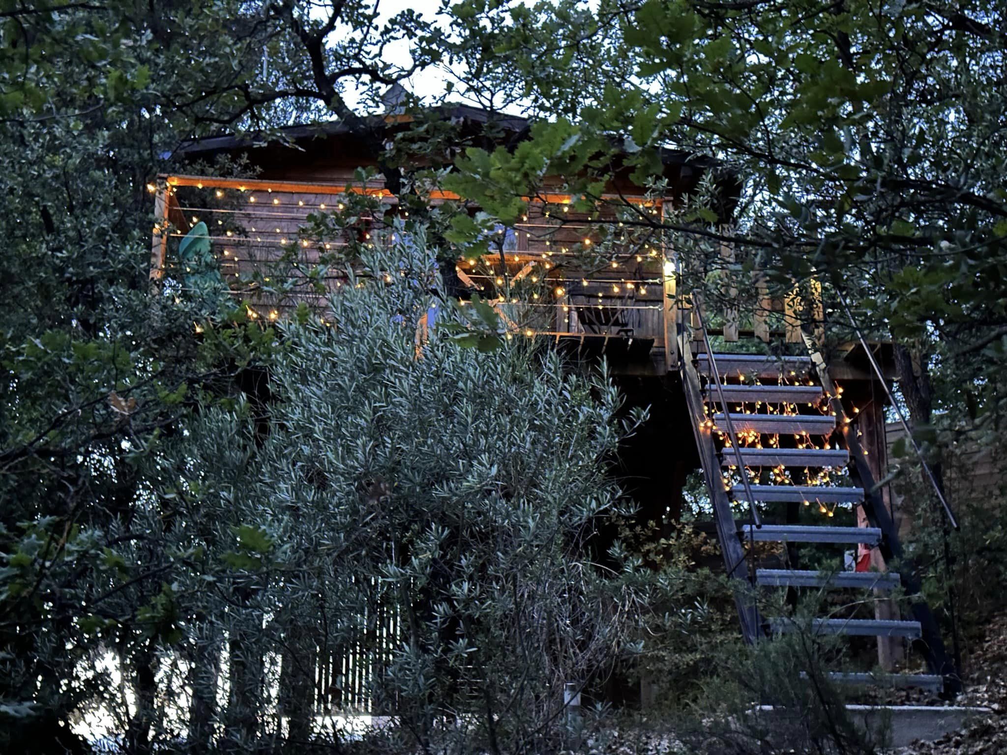 La Cabane des Amoureux : une échappée romantique sur pilotis