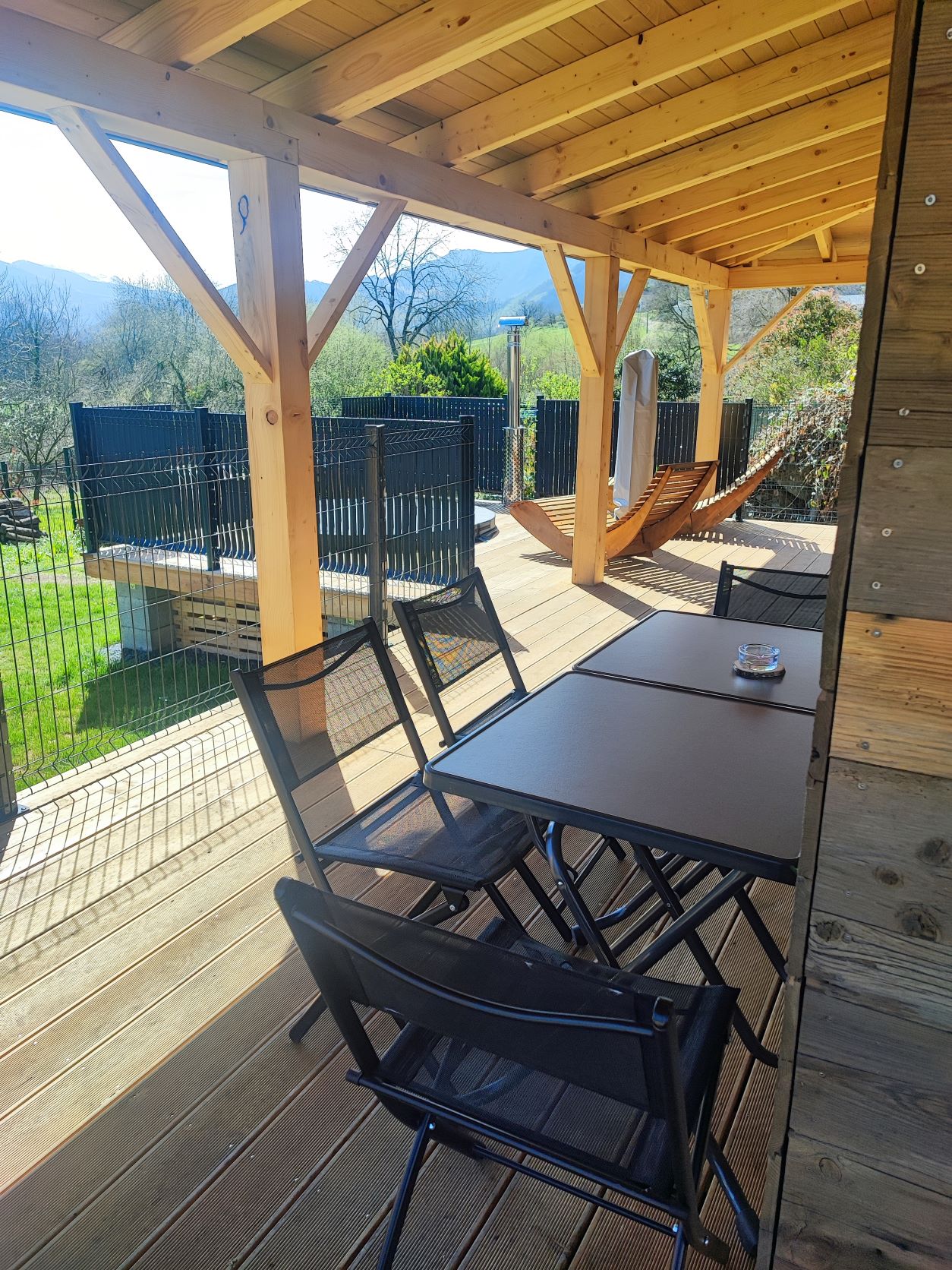 Cabane sur pilotis RMnature — Détente avec bain nordique à Lourdes à Lourdes — chambre