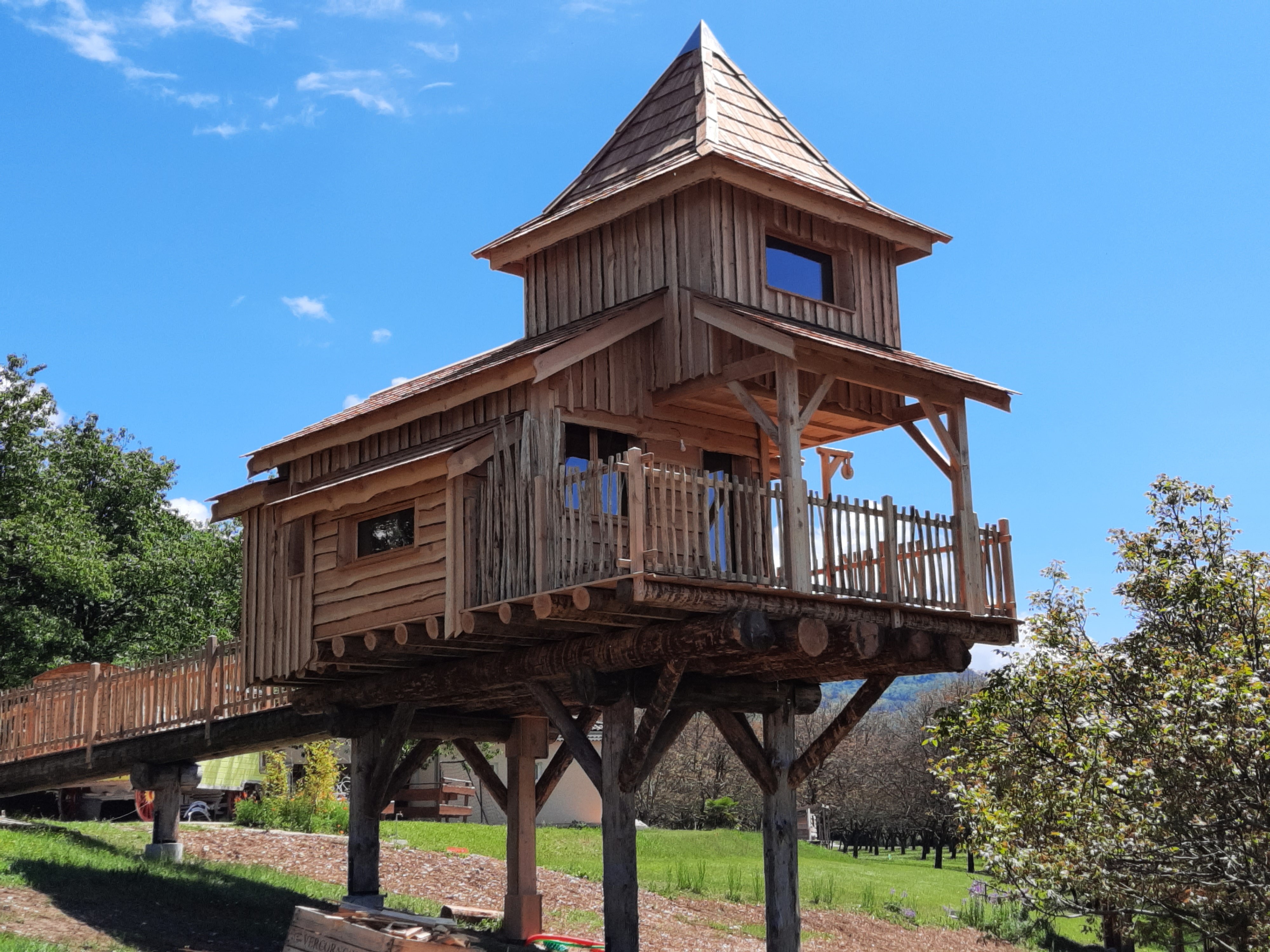 Cabane Prague — Nuit perchée avec spa à Vercors en Drôme à Saint-Jean-En-Royans — salle de bain
