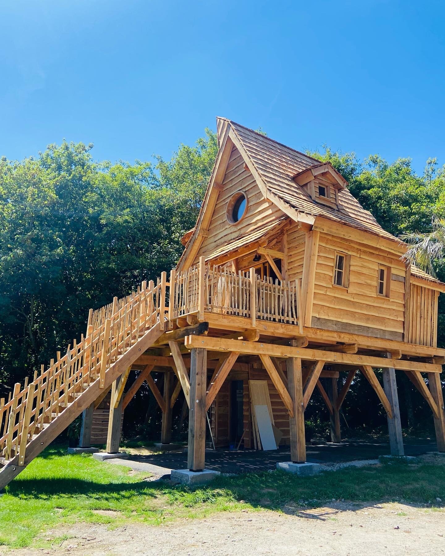 Le repaire du dragon : un château féérique avec spa en Bretagne