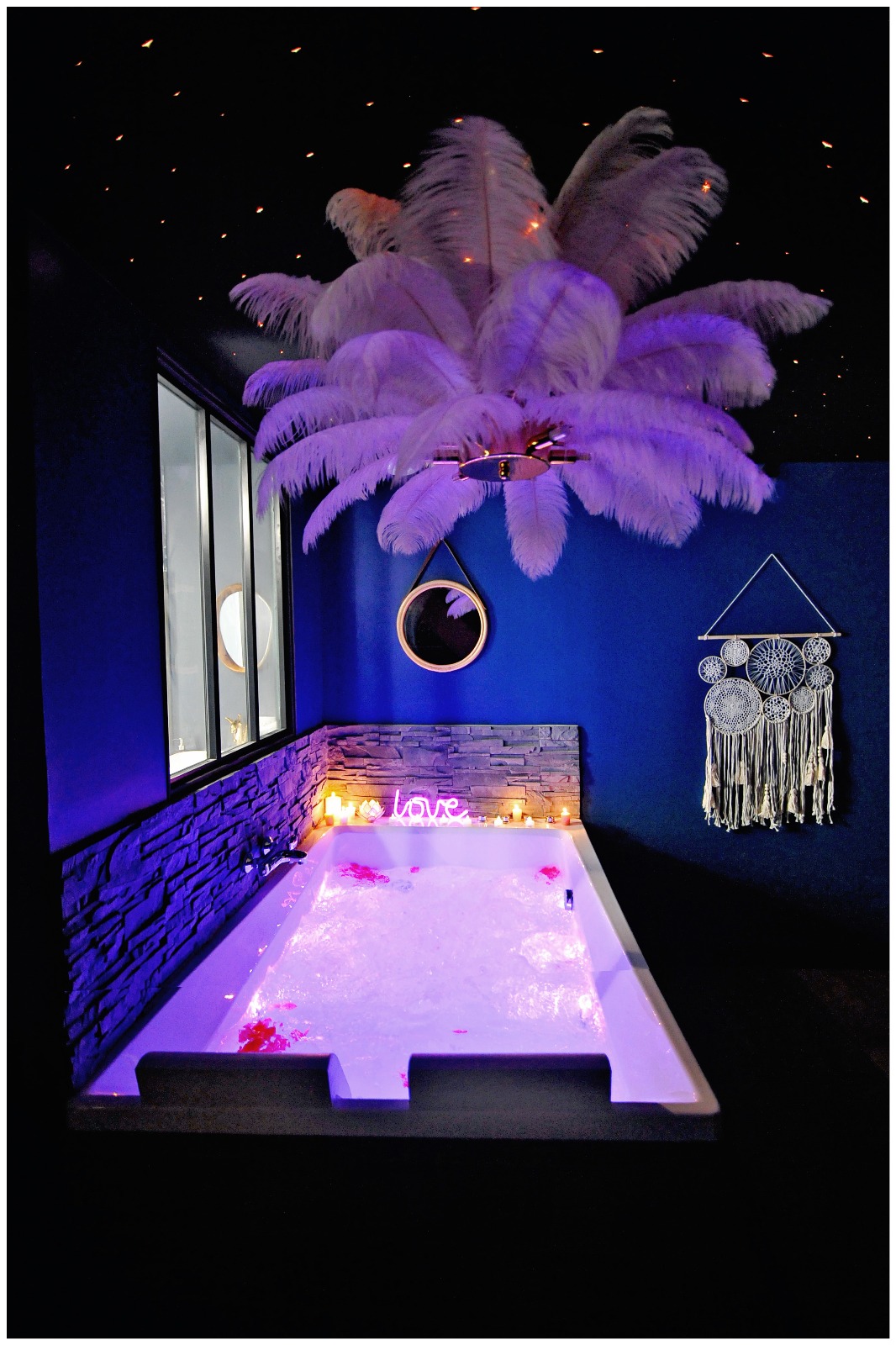 La suite 7ième ciel ÉTOILÉ — Nuit romantique avec spa à Bourgoin Jallieu à Bourgoin-Jallieu — espace de vie