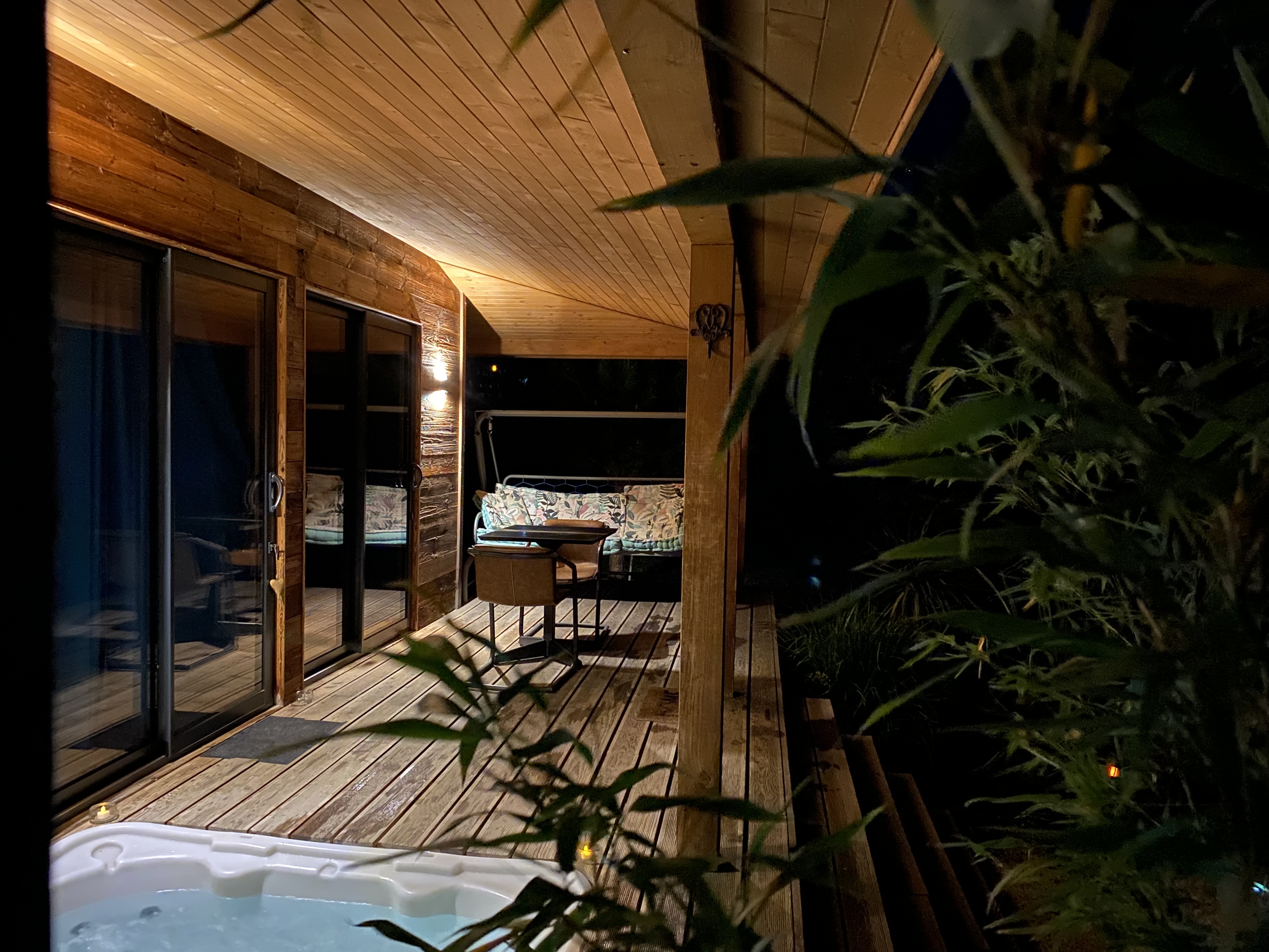 Cabane Spa des Baies Sauvages : une échappée en Languedoc-Roussillon à Villarzel Du Razès — salle de bain