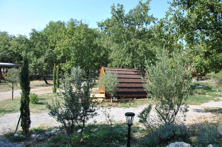 Séjournez dans un pod enchanteur en Rhône-Alpes à Vogüé — cuisine