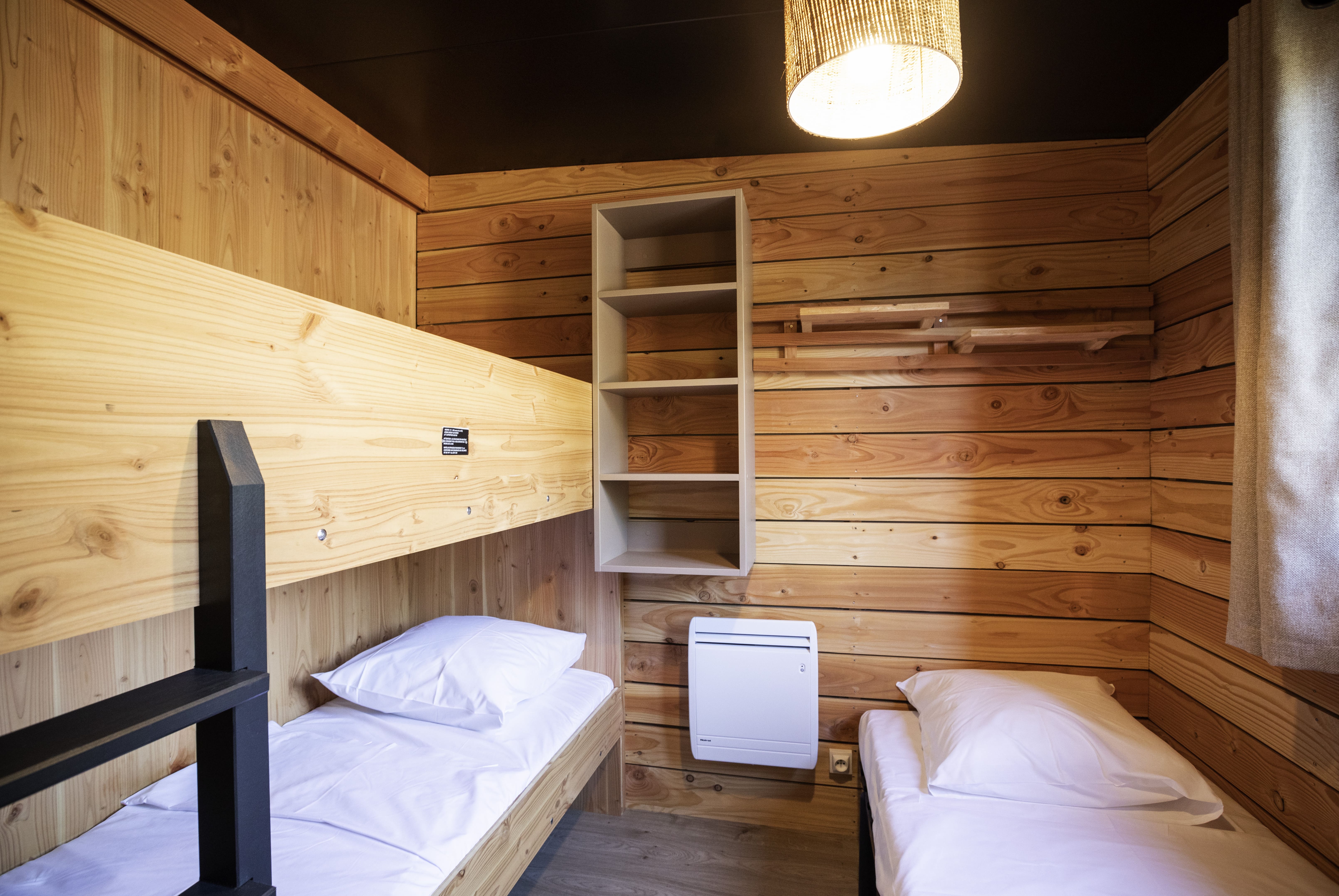 Chalet Evasion Vista — Cabane avec spa à Cordes sur Ciel à Saint-Genis-Les-Ollières — espace de vie