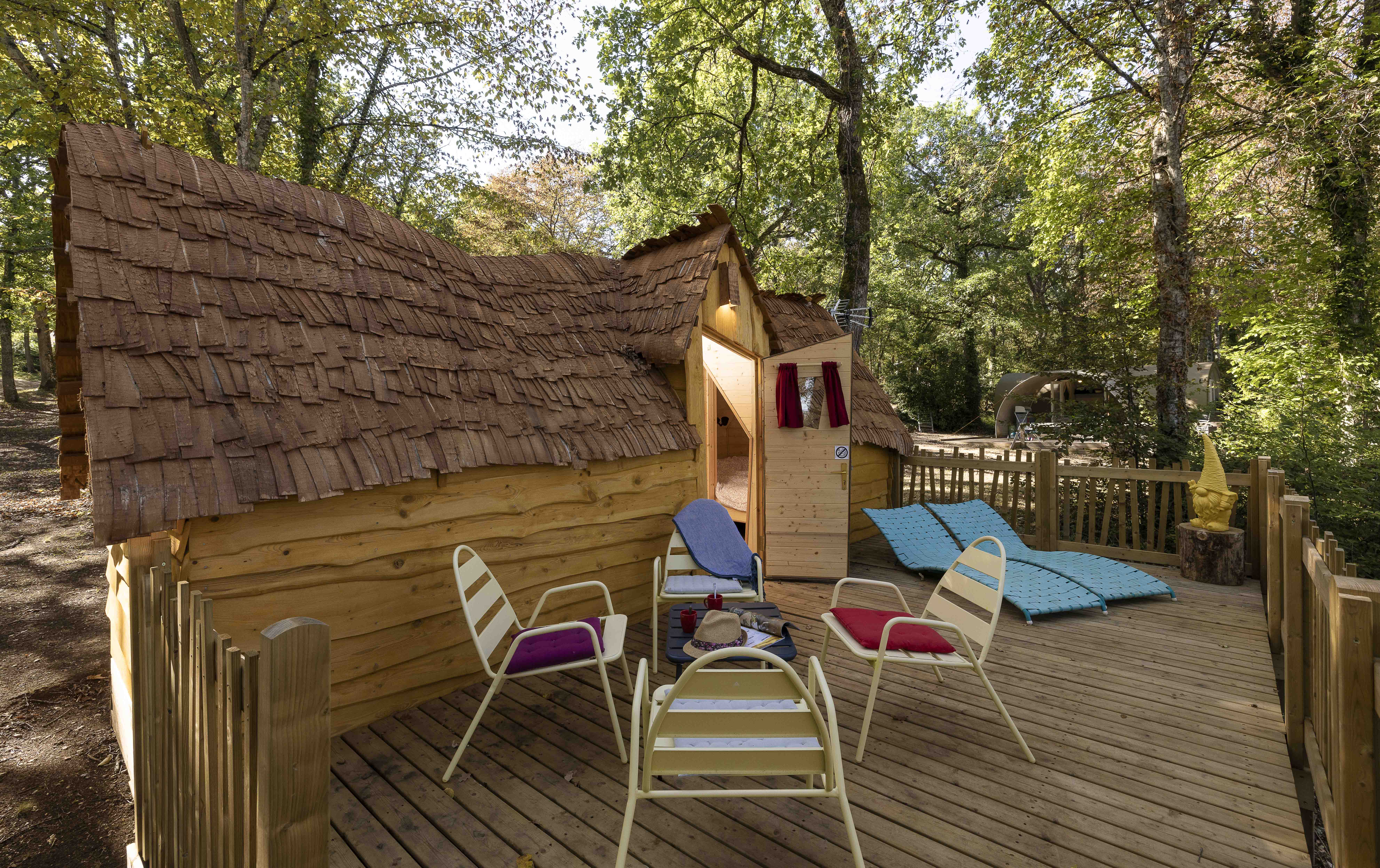 Chalet Insolite Privilège les Bonsaïs : une évasion en Bourgogne