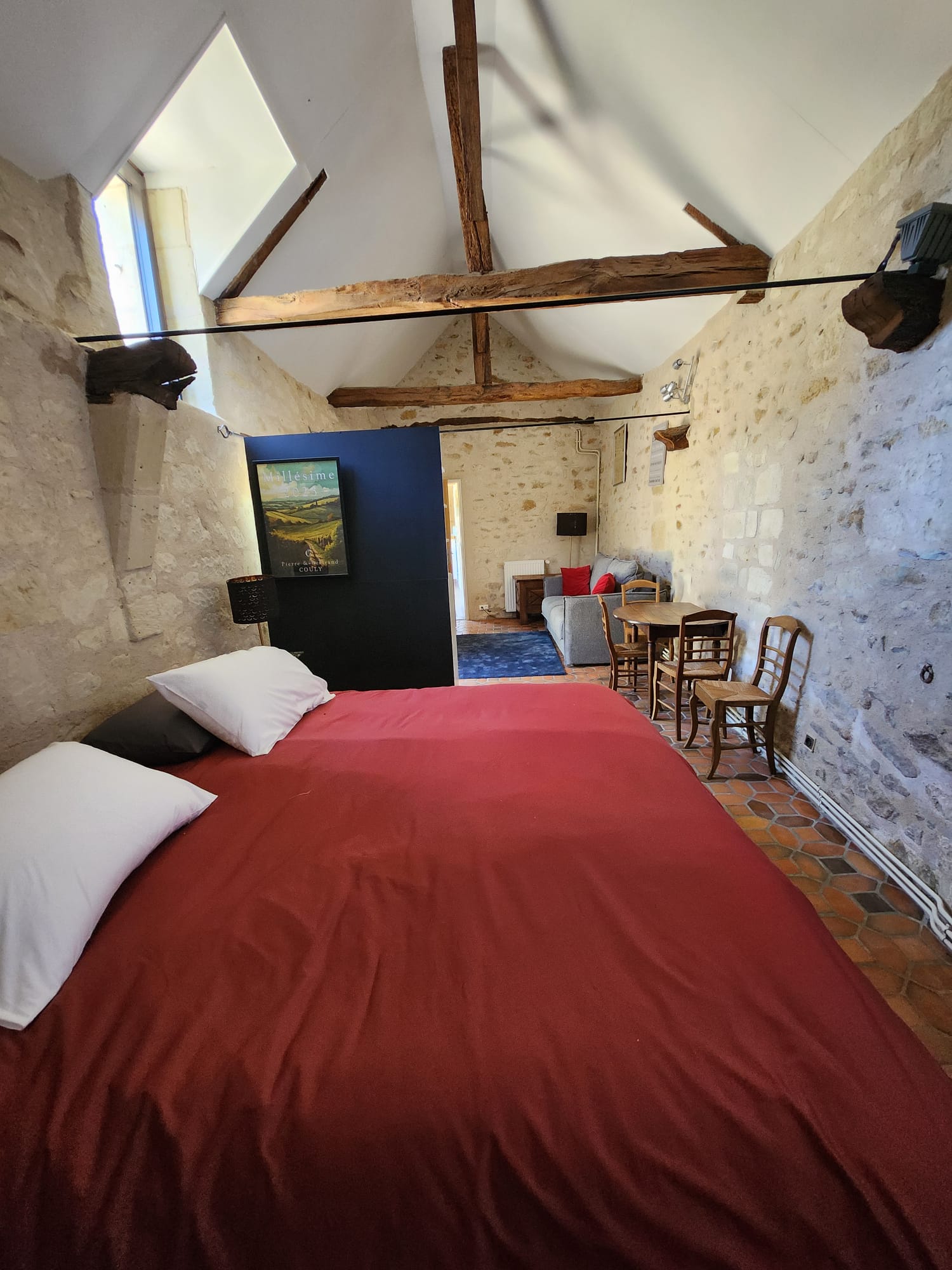Maisonnette des Vignerons — Maison insolite avec spa à Saint-Louans (Indre-et-Loire) à Chinon — chambre