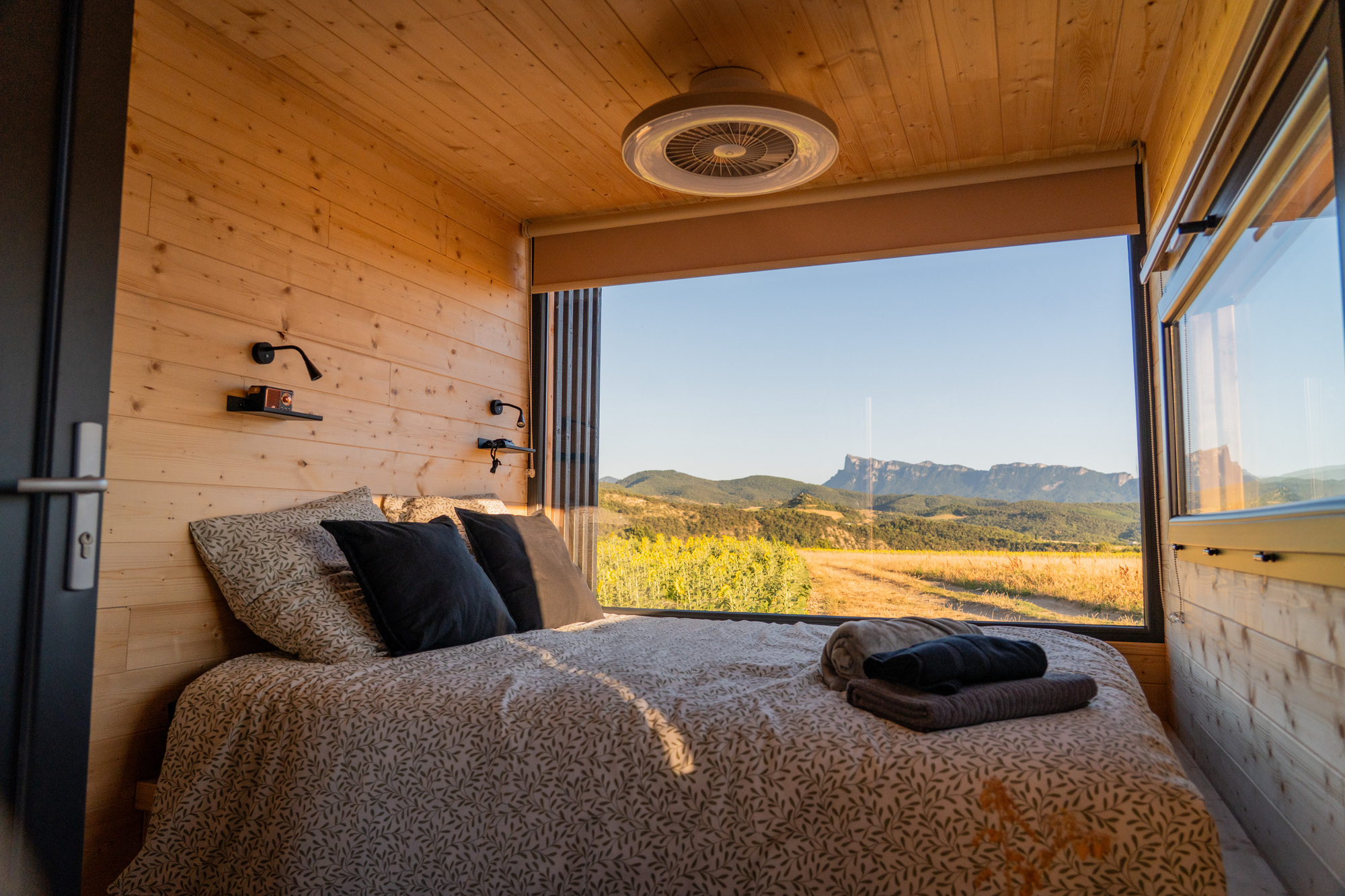 Prairie de la Gervanne — Tiny House avec vue panoramique à Drôme à Beaufort-sur-Gervanne — vue intérieure