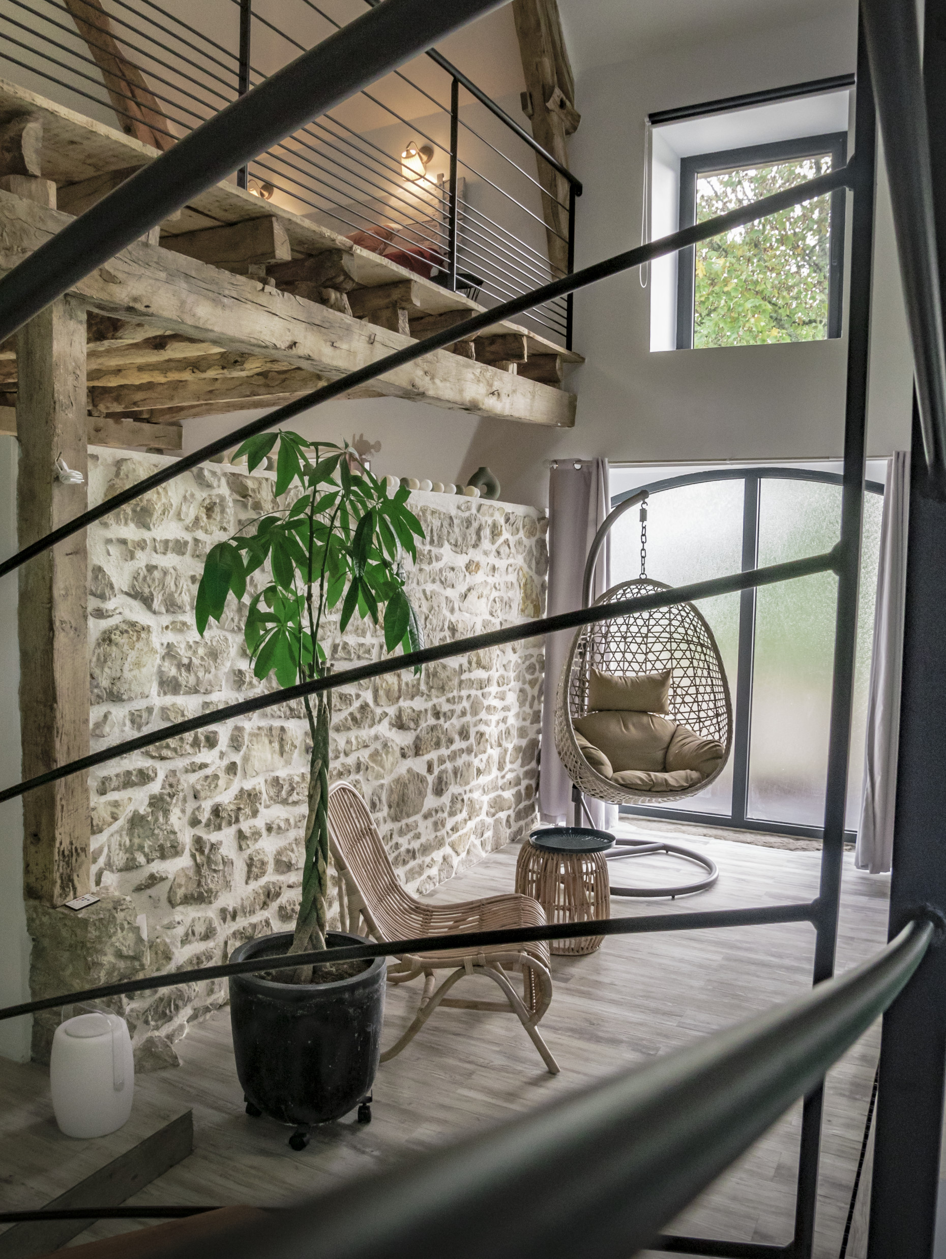 Le loft des Hauts de Bagadou : une évasion romantique en Occitanie à Martel — vue depuis la terrasse