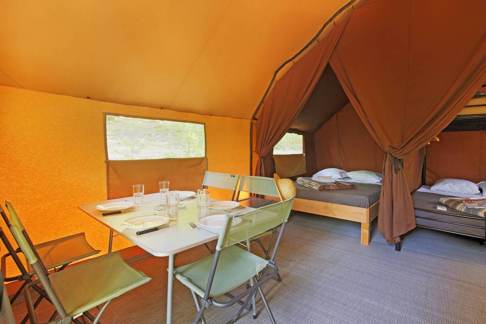Tente Canadienne Wattwiller — Tente avec spa à Wattwiller (Haut-Rhin) à Saint-Genis-Les-Ollières — vue intérieure