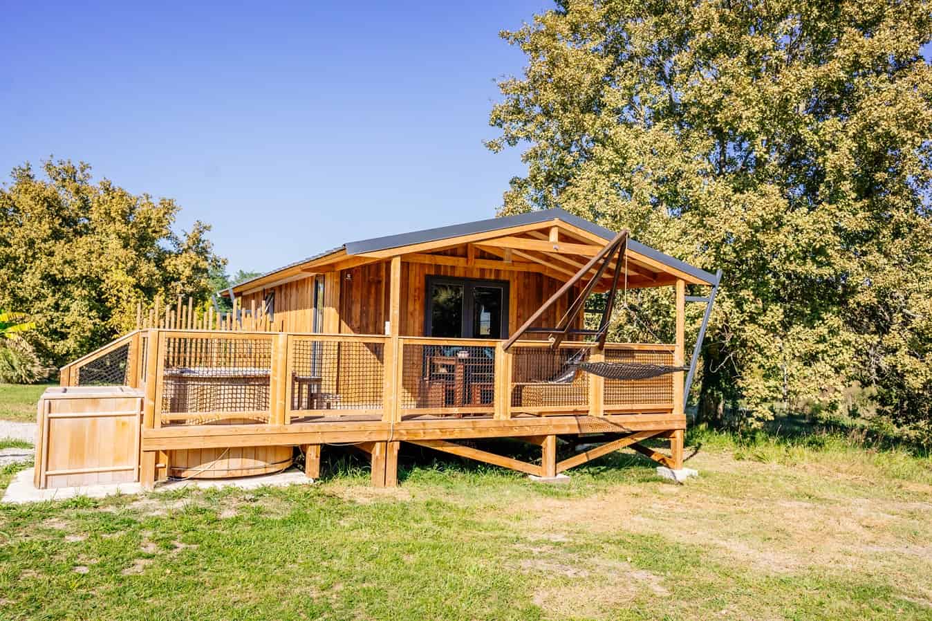 Océania Lodge avec spa — Cabane avec spa à Gironde