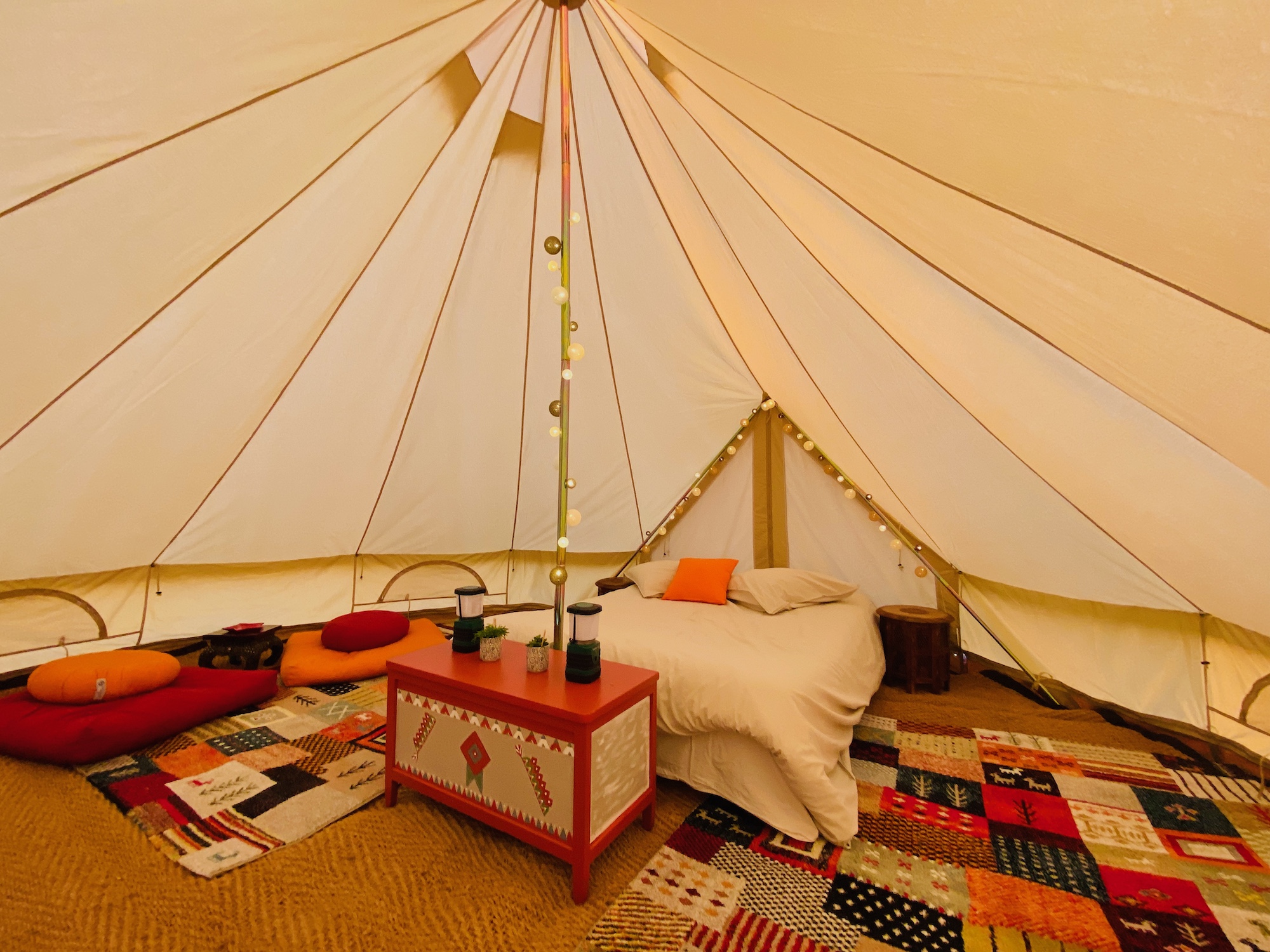 Sunny Lodge : une expérience immersive en pleine nature à Saint Nicolas De Redon — chambre