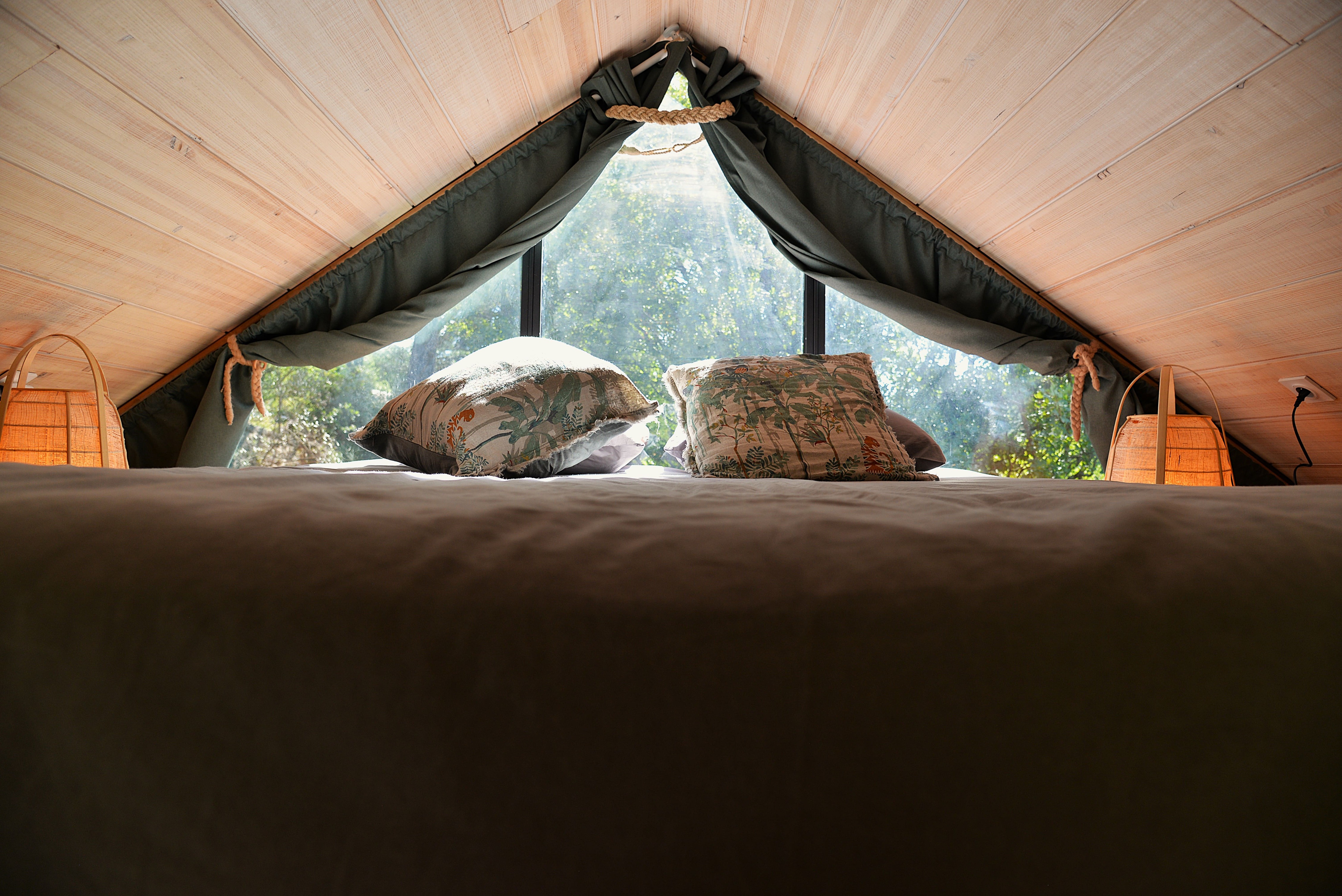 Lodge Nid Perché & Spa — Cabane avec spa privatif à Vaucluse à Lafare — détail architectural